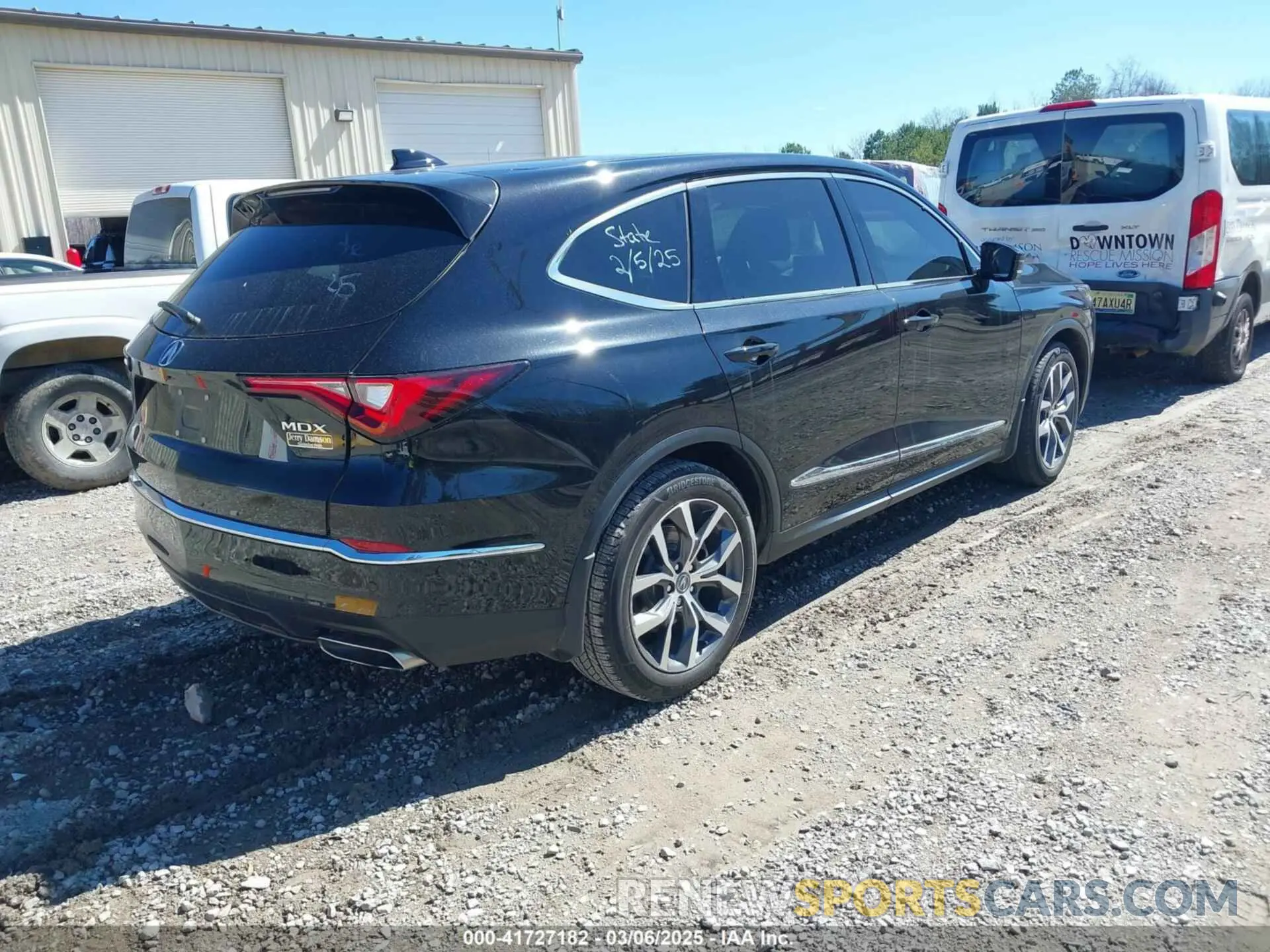 4 Photograph of a damaged car 5J8YD9H4XNL005460 ACURA MDX 2022