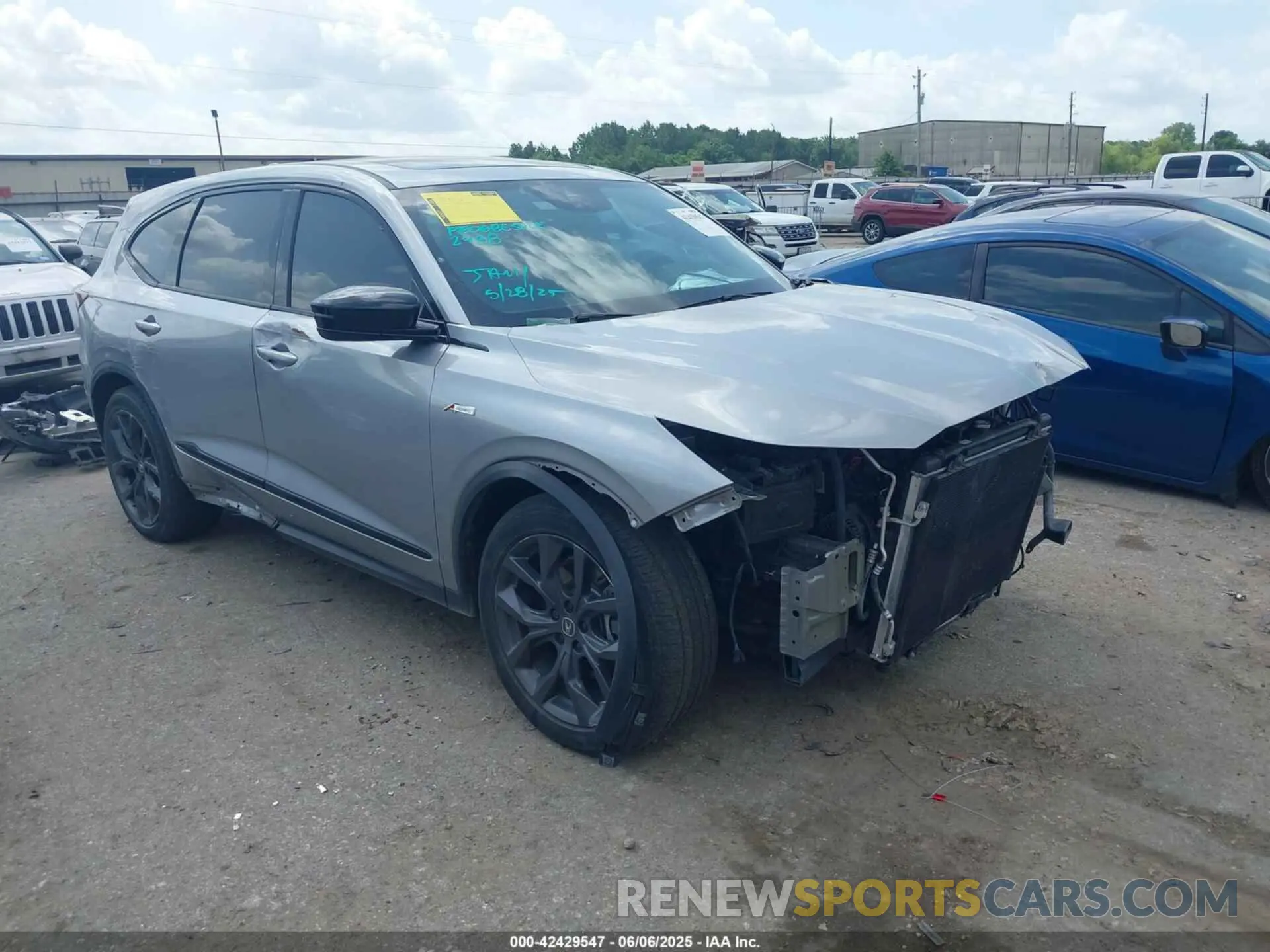 1 Photograph of a damaged car 5J8YE1H02NL005819 ACURA MDX 2022