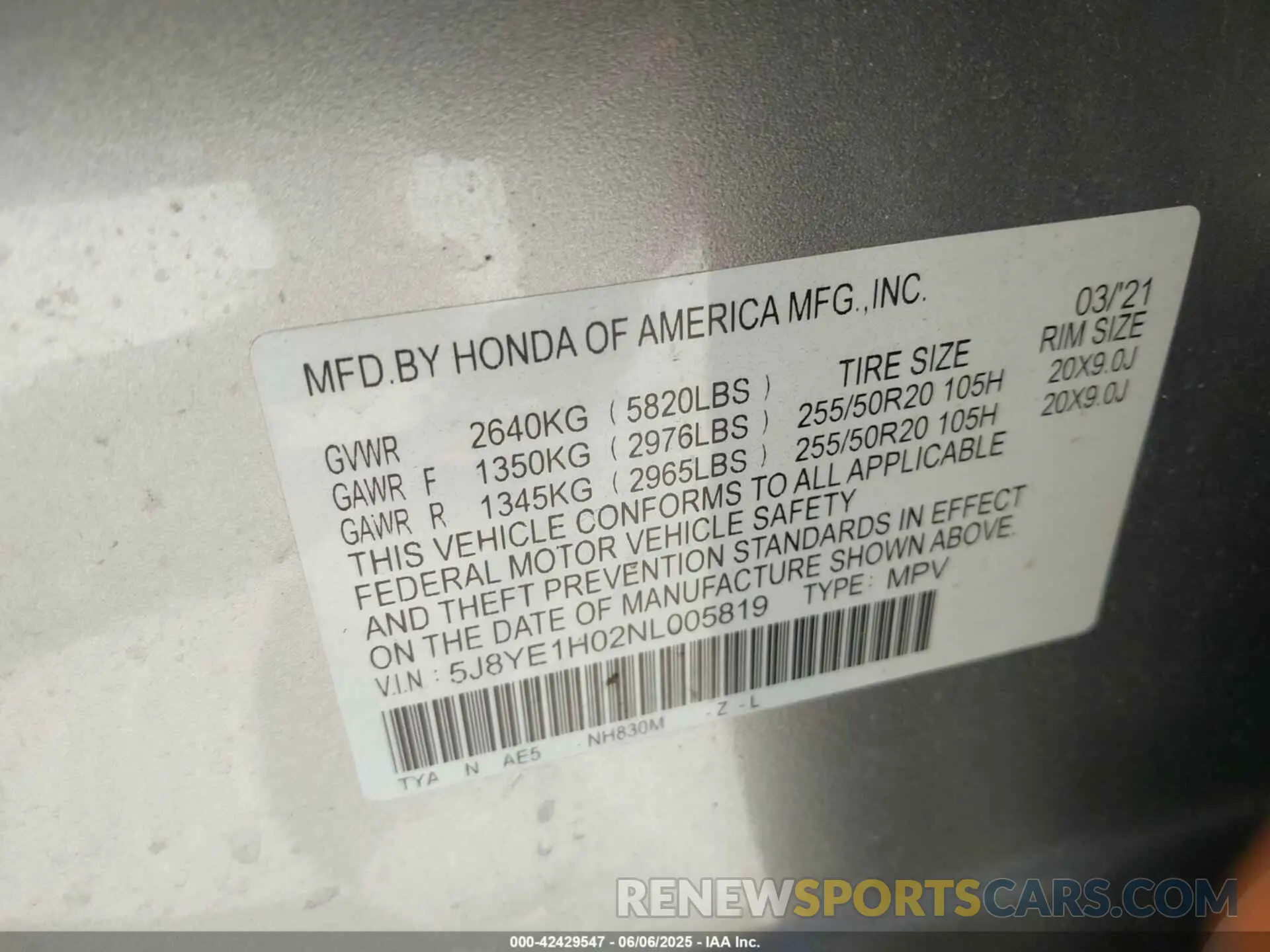 9 Photograph of a damaged car 5J8YE1H02NL005819 ACURA MDX 2022