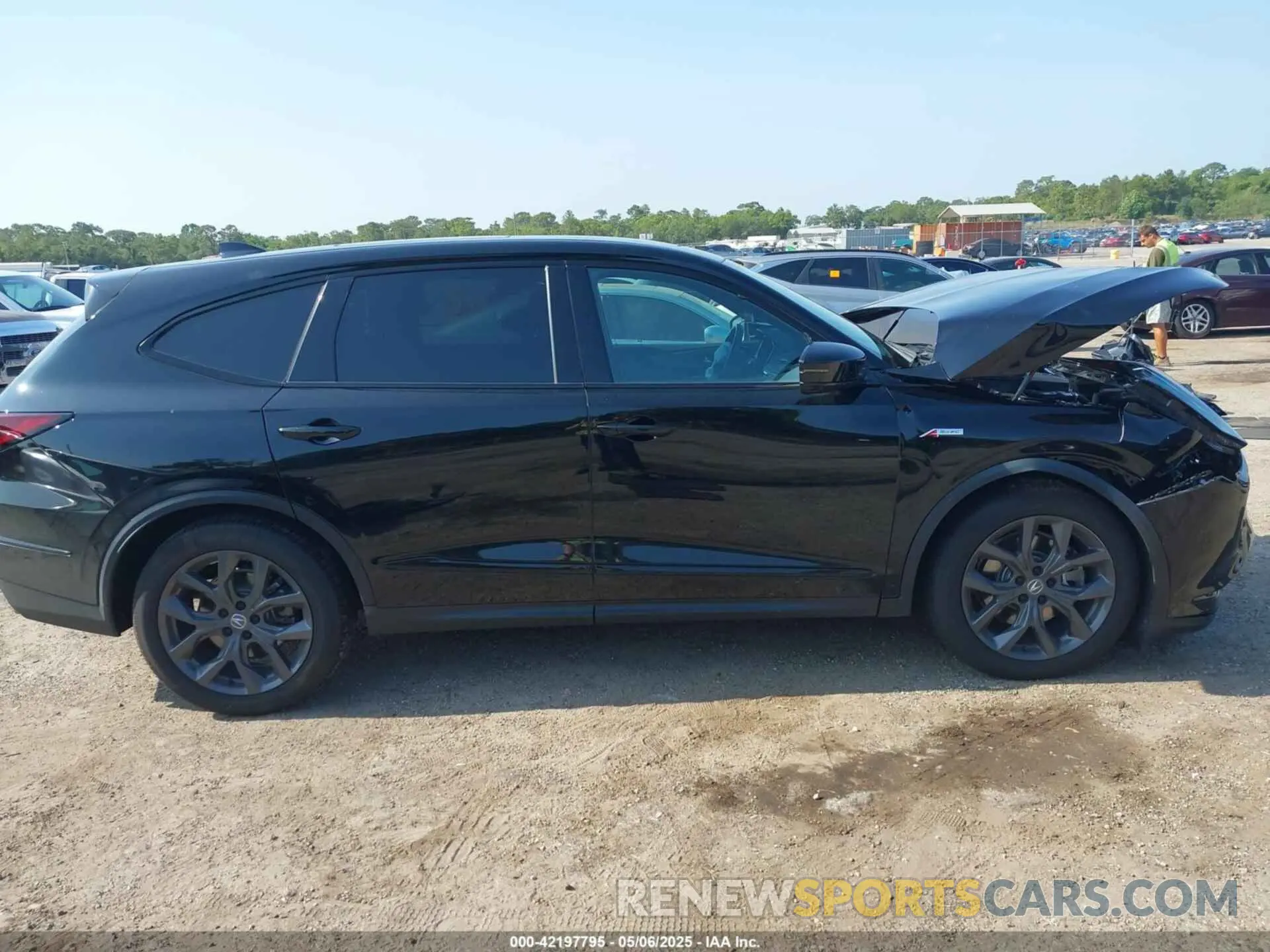 13 Photograph of a damaged car 5J8YE1H02NL044992 ACURA MDX 2022