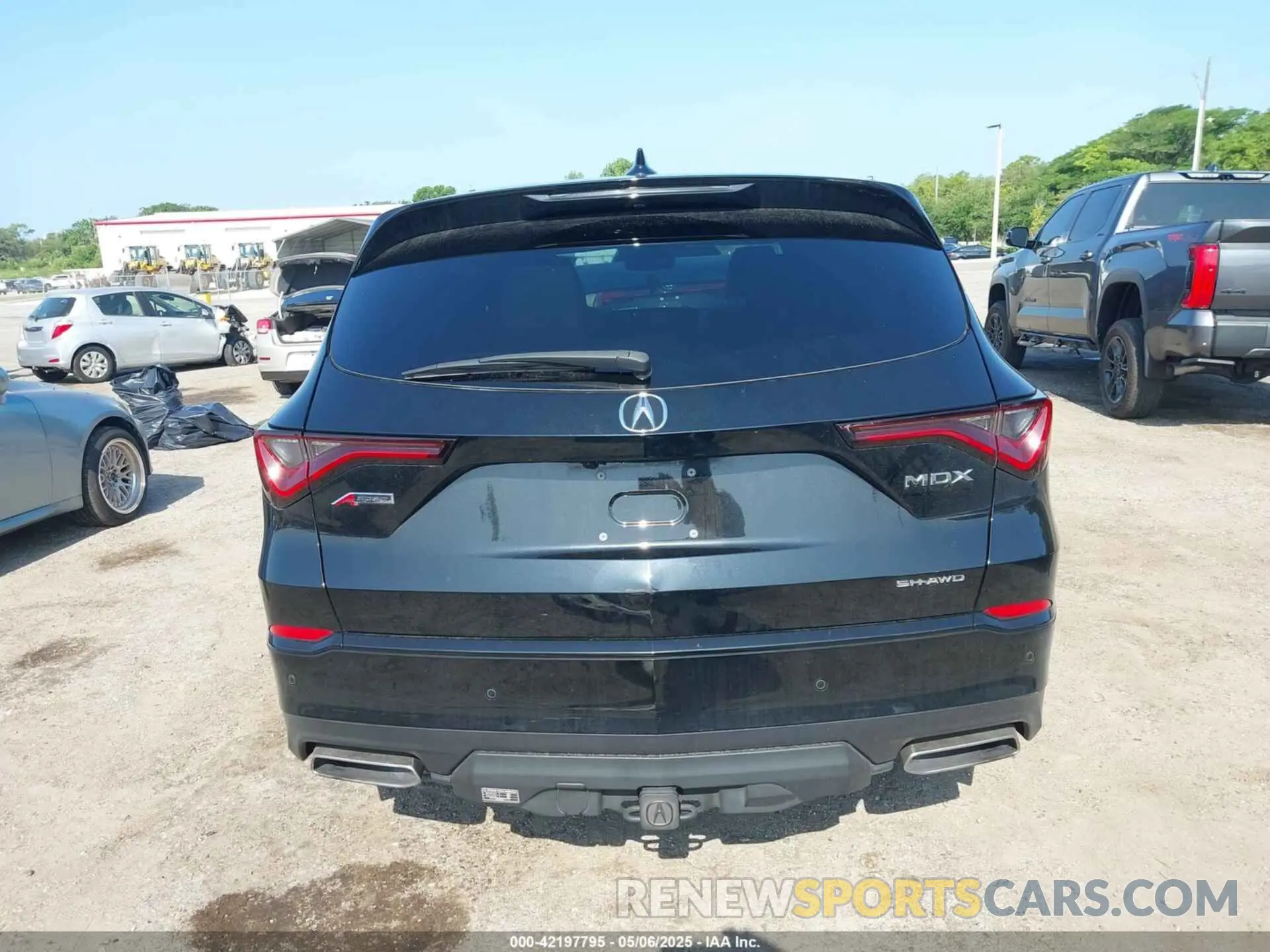 16 Photograph of a damaged car 5J8YE1H02NL044992 ACURA MDX 2022