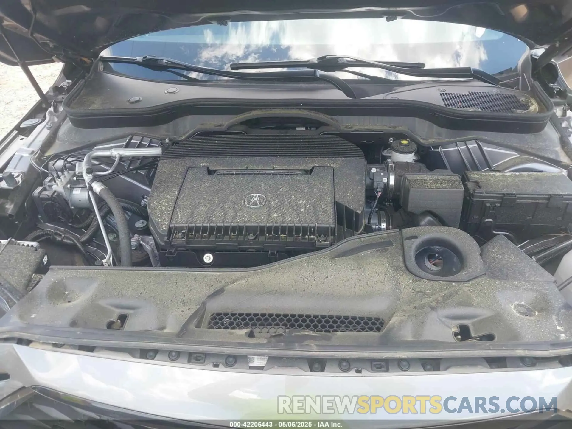 10 Photograph of a damaged car 5J8YE1H05NL018631 ACURA MDX 2022