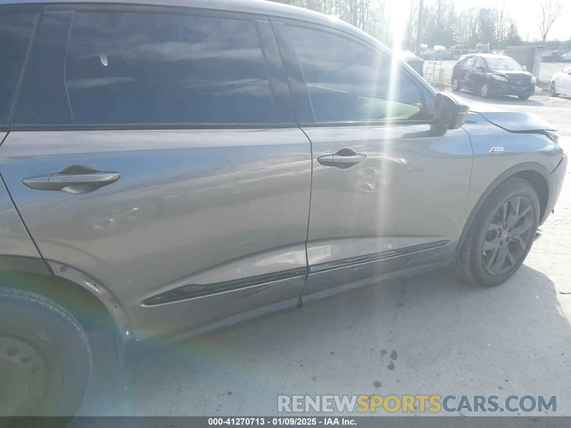 18 Photograph of a damaged car 5J8YE1H05NL029631 ACURA MDX 2022