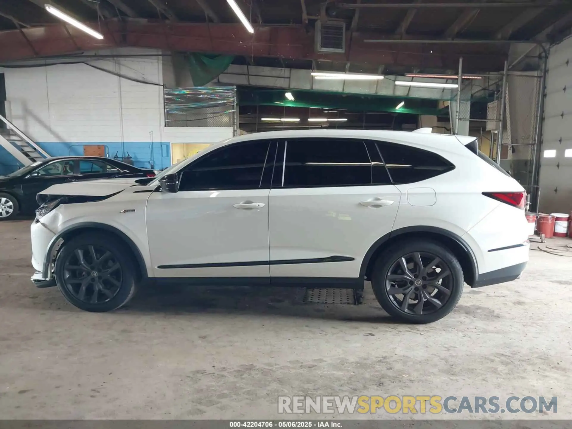 14 Photograph of a damaged car 5J8YE1H06NL038869 ACURA MDX 2022