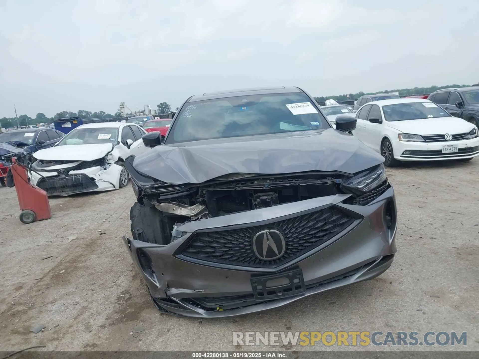12 Photograph of a damaged car 5J8YE1H06NL050763 ACURA MDX 2022