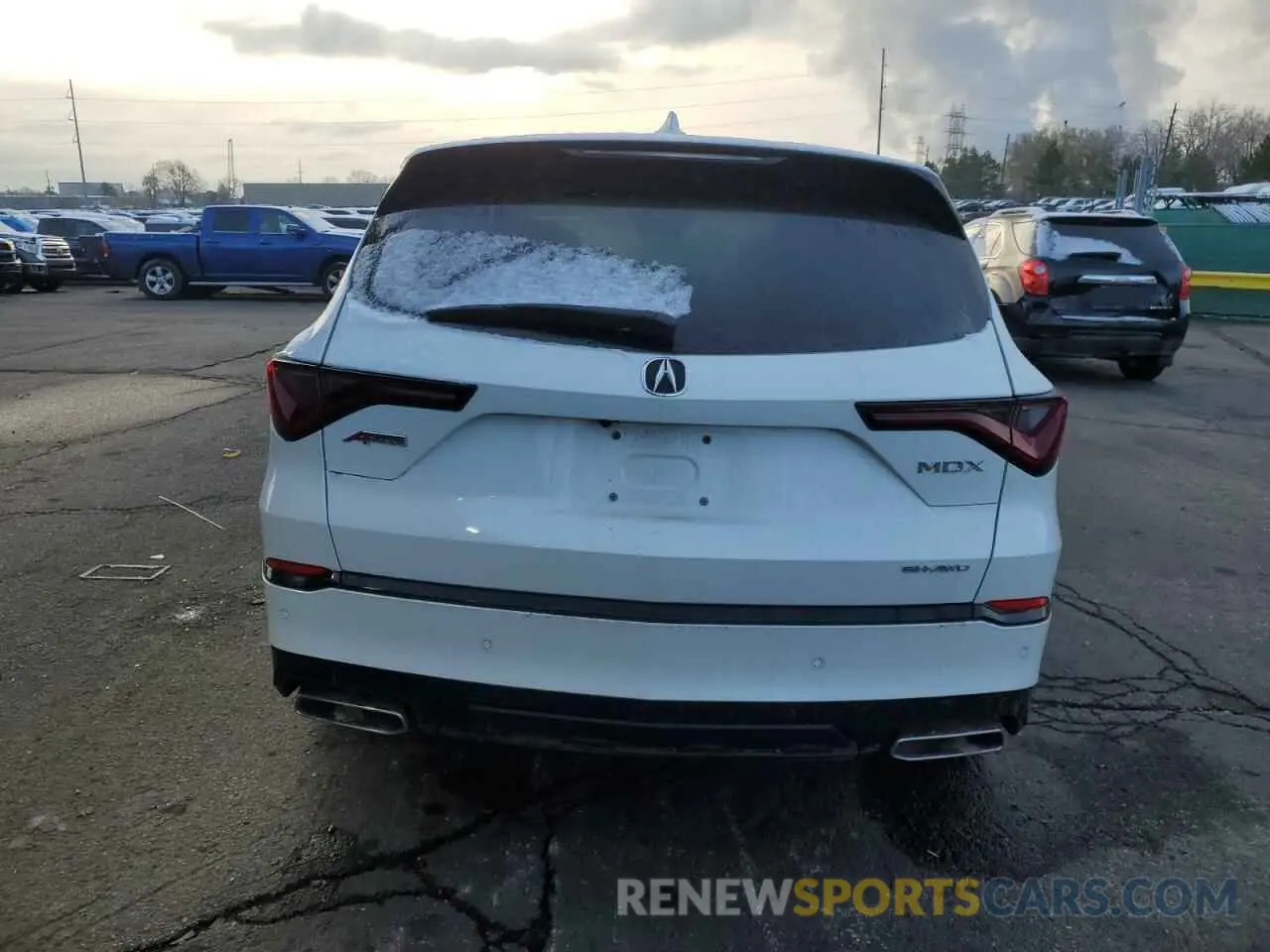 6 Photograph of a damaged car 5J8YE1H08NL036038 ACURA MDX 2022