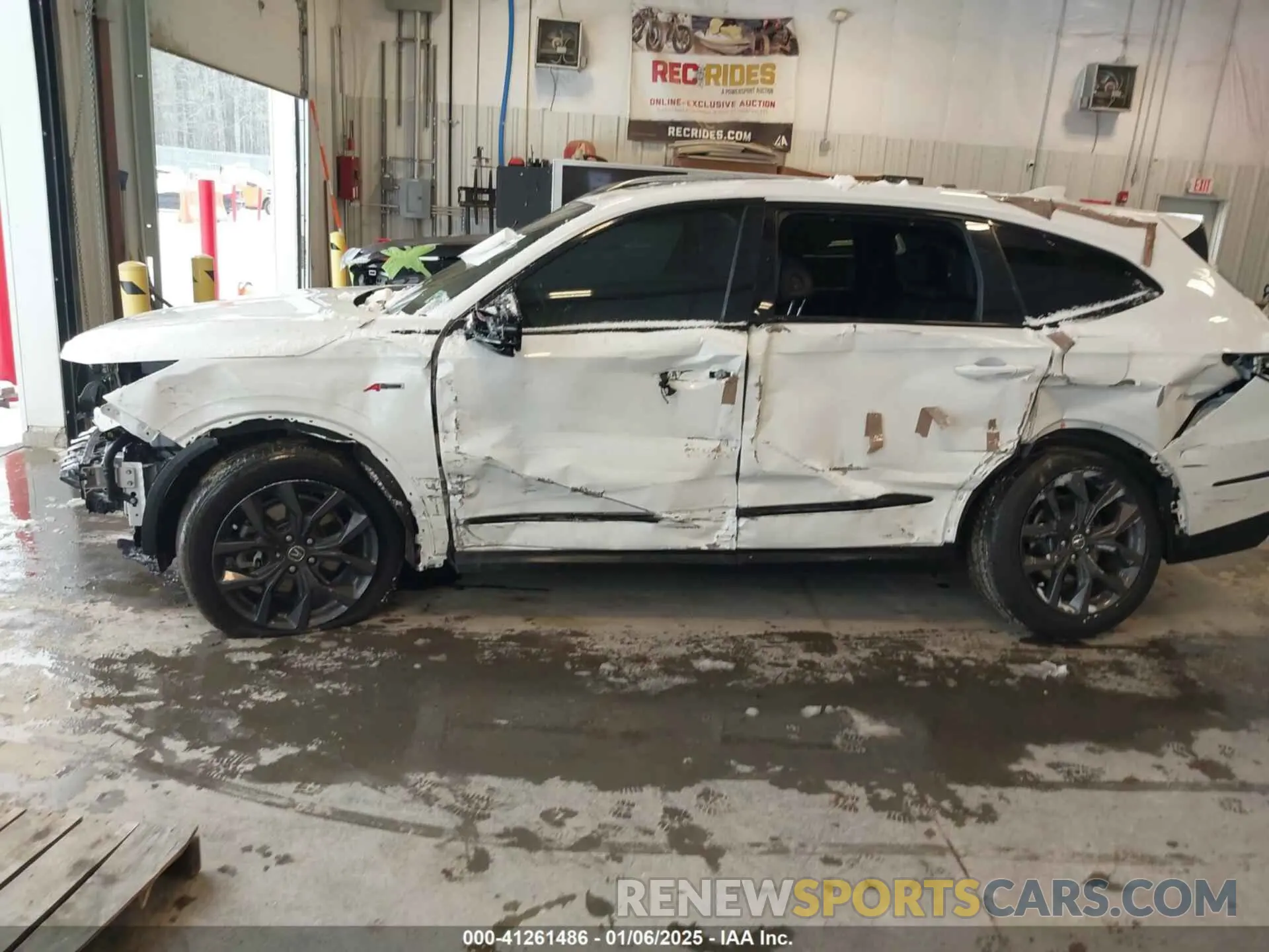 13 Photograph of a damaged car 5J8YE1H08NL052420 ACURA MDX 2022
