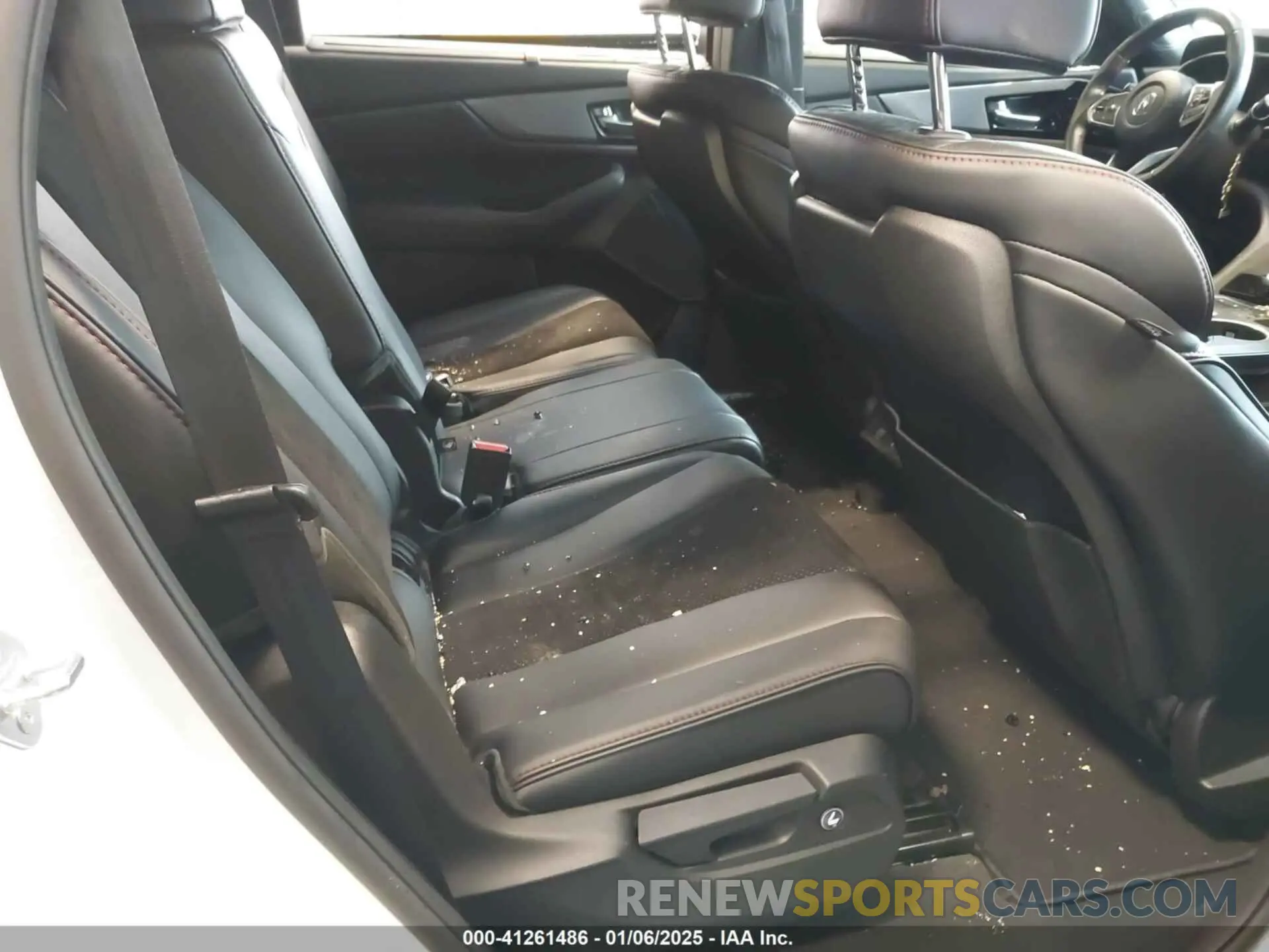 8 Photograph of a damaged car 5J8YE1H08NL052420 ACURA MDX 2022