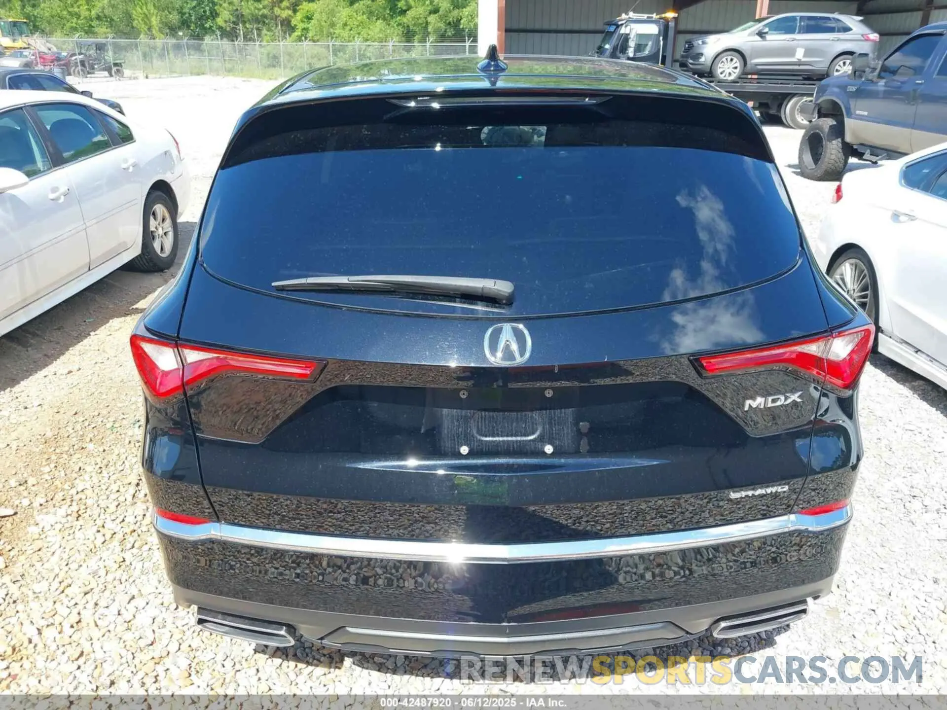 16 Photograph of a damaged car 5J8YE1H30NL012827 ACURA MDX 2022