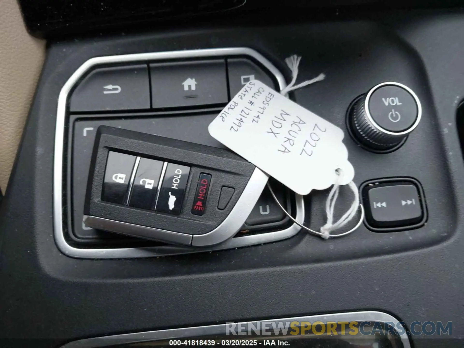 11 Photograph of a damaged car 5J8YE1H33NL002776 ACURA MDX 2022