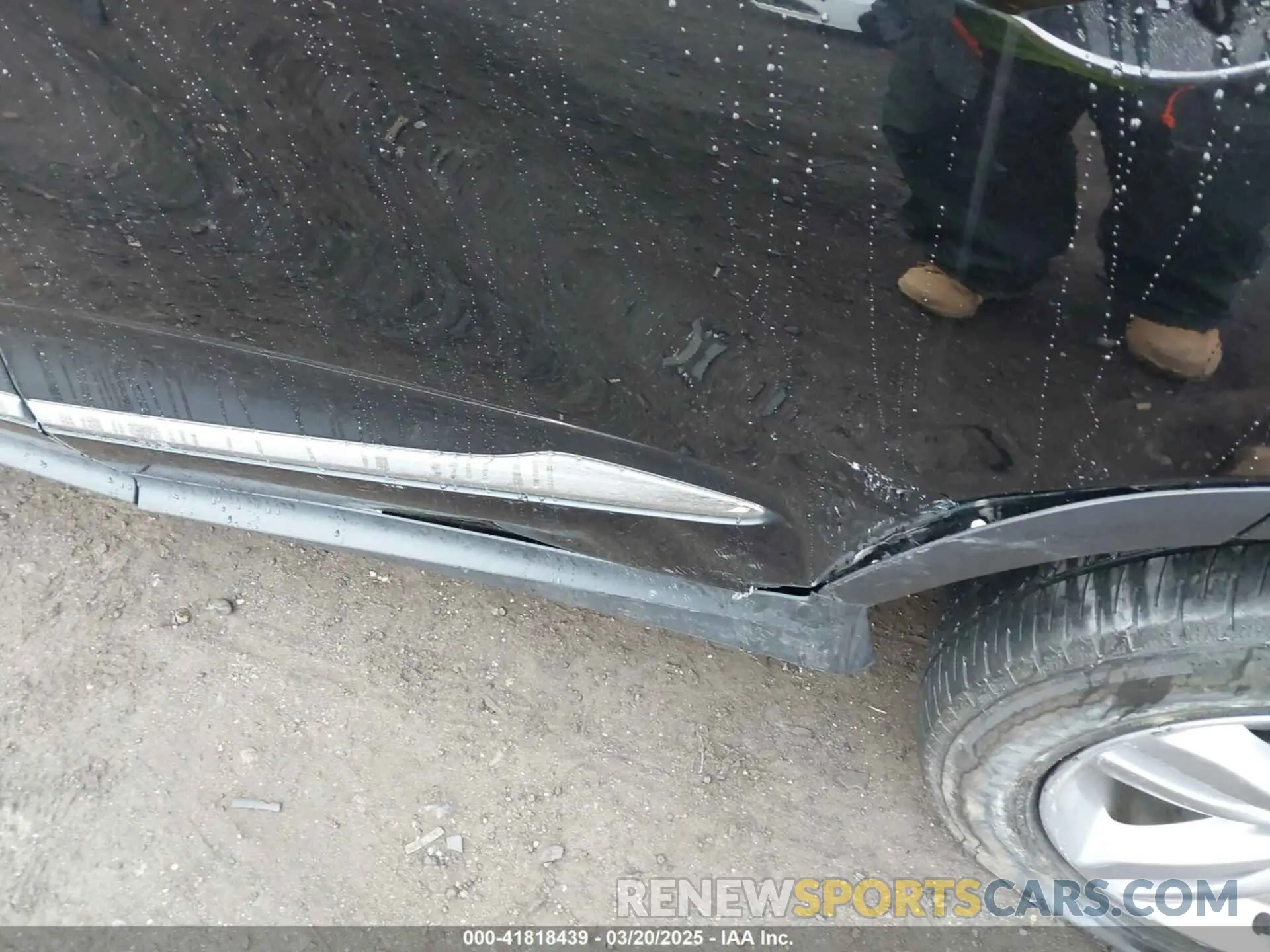19 Photograph of a damaged car 5J8YE1H33NL002776 ACURA MDX 2022