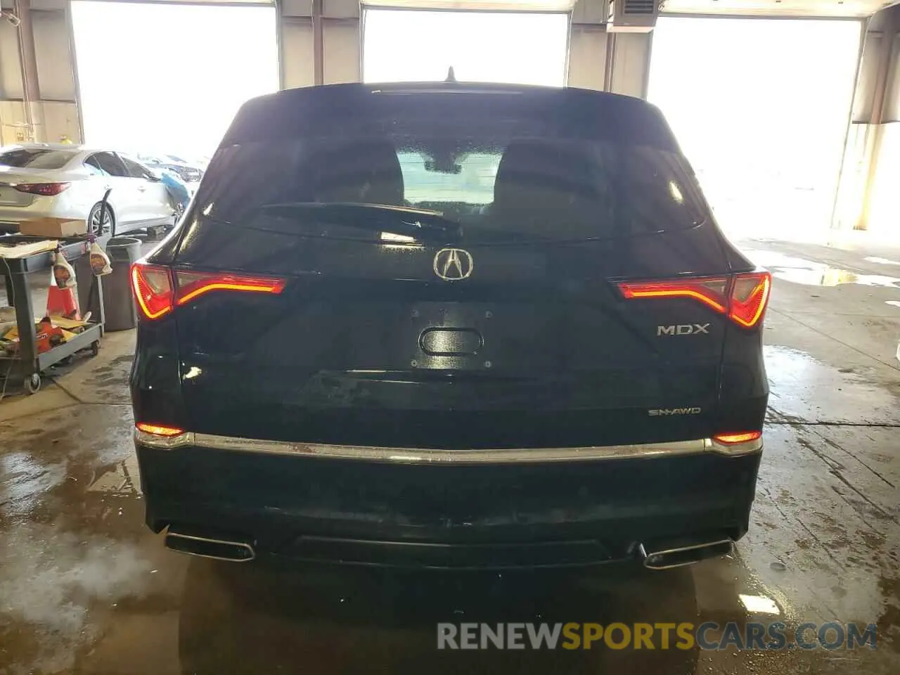 6 Photograph of a damaged car 5J8YE1H45NL007356 ACURA MDX 2022