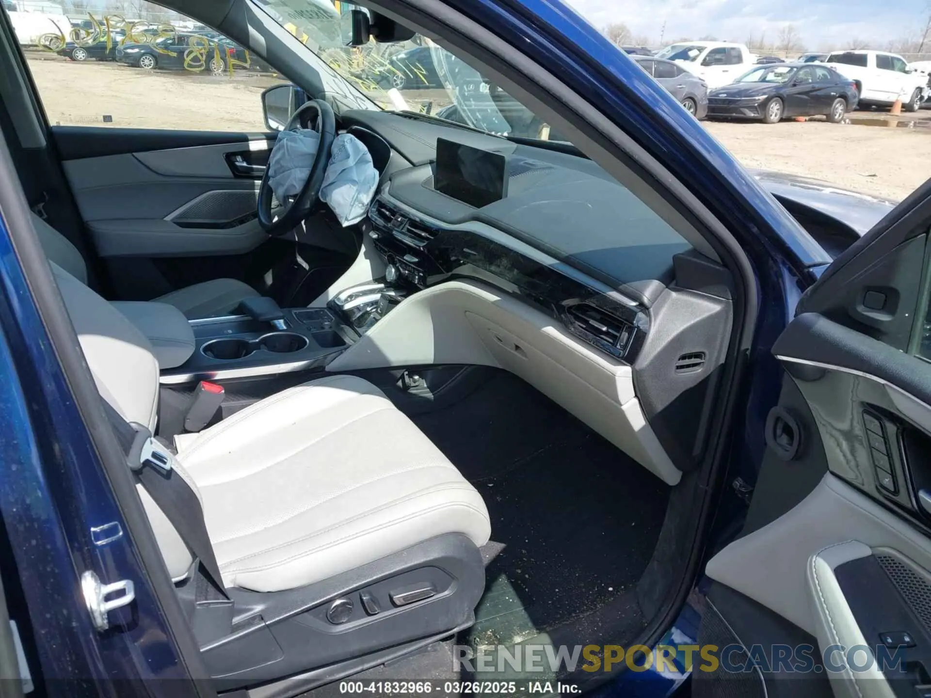 5 Photograph of a damaged car 5J8YE1H47NL026765 ACURA MDX 2022