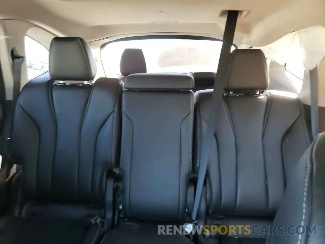 10 Photograph of a damaged car 5J8YE1H48NL022594 ACURA MDX 2022