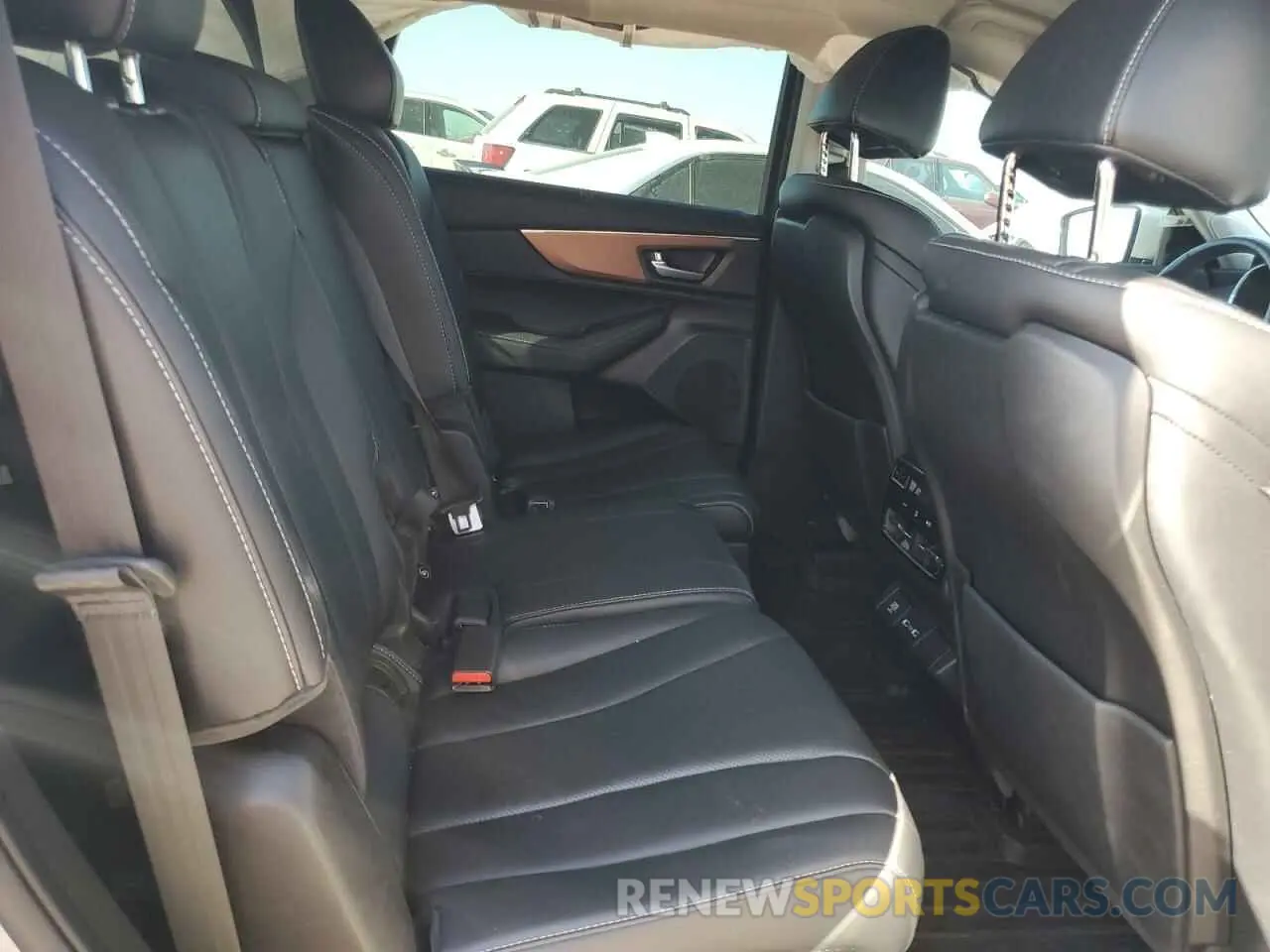 11 Photograph of a damaged car 5J8YE1H4XNL033340 ACURA MDX 2022