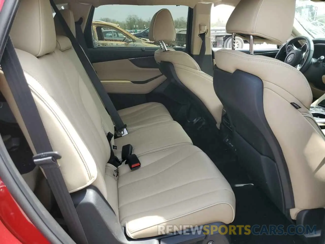 11 Photograph of a damaged car 5J8YE1H81NL000553 ACURA MDX 2022