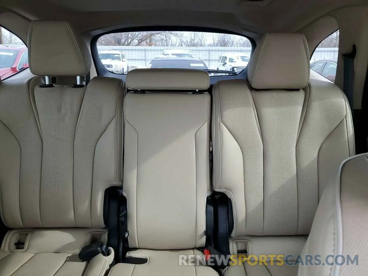 10 Photograph of a damaged car 5J8YE1H82NL040060 ACURA MDX 2022