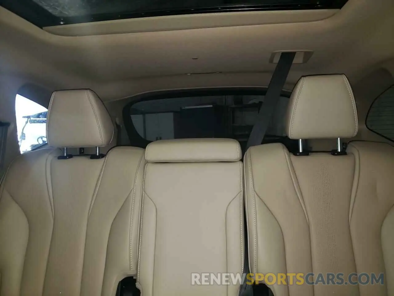 10 Photograph of a damaged car 5J8YE1H83NL011957 ACURA MDX 2022