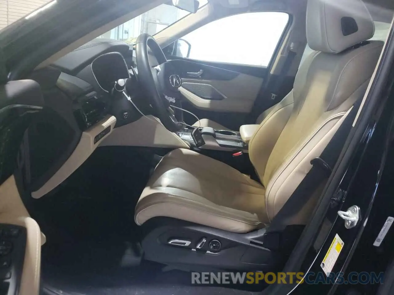 7 Photograph of a damaged car 5J8YE1H83NL011957 ACURA MDX 2022