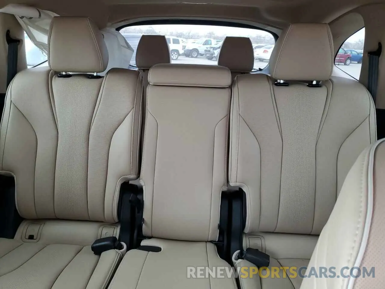10 Photograph of a damaged car 5J8YE1H87NL041057 ACURA MDX 2022