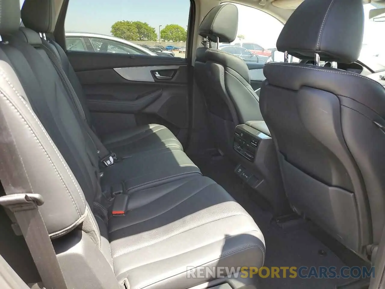 11 Photograph of a damaged car 5J8YD9H41PL000618 ACURA MDX 2023