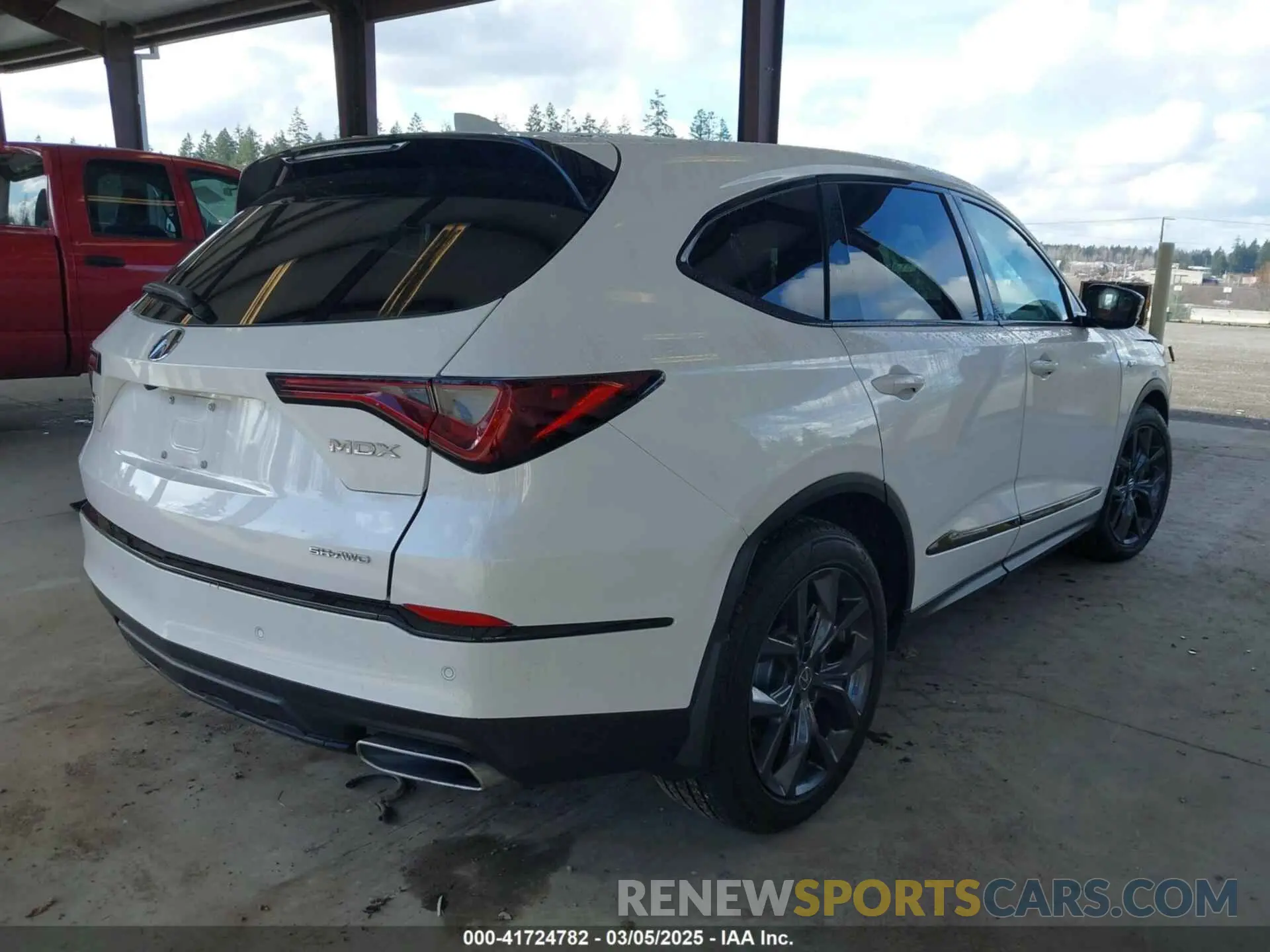 4 Photograph of a damaged car 5J8YE1H01PL030004 ACURA MDX 2023