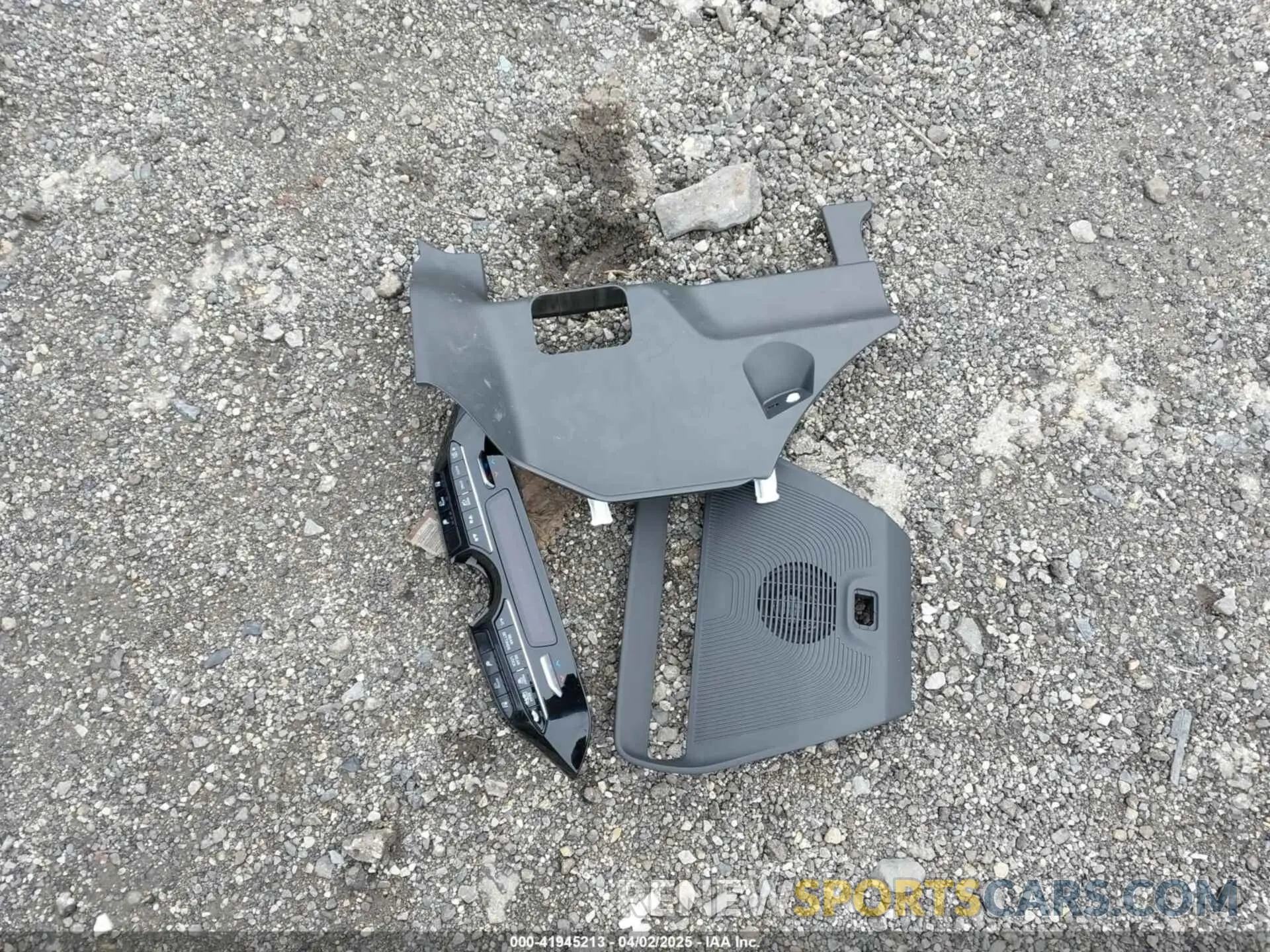 11 Photograph of a damaged car 5J8YE1H03PL008019 ACURA MDX 2023