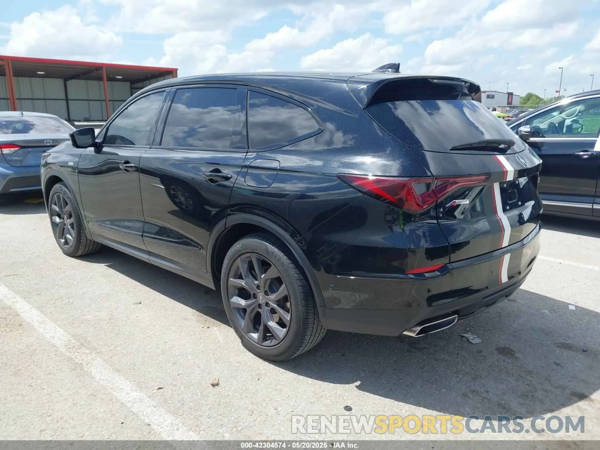 3 Photograph of a damaged car 5J8YE1H07PL009612 ACURA MDX 2023