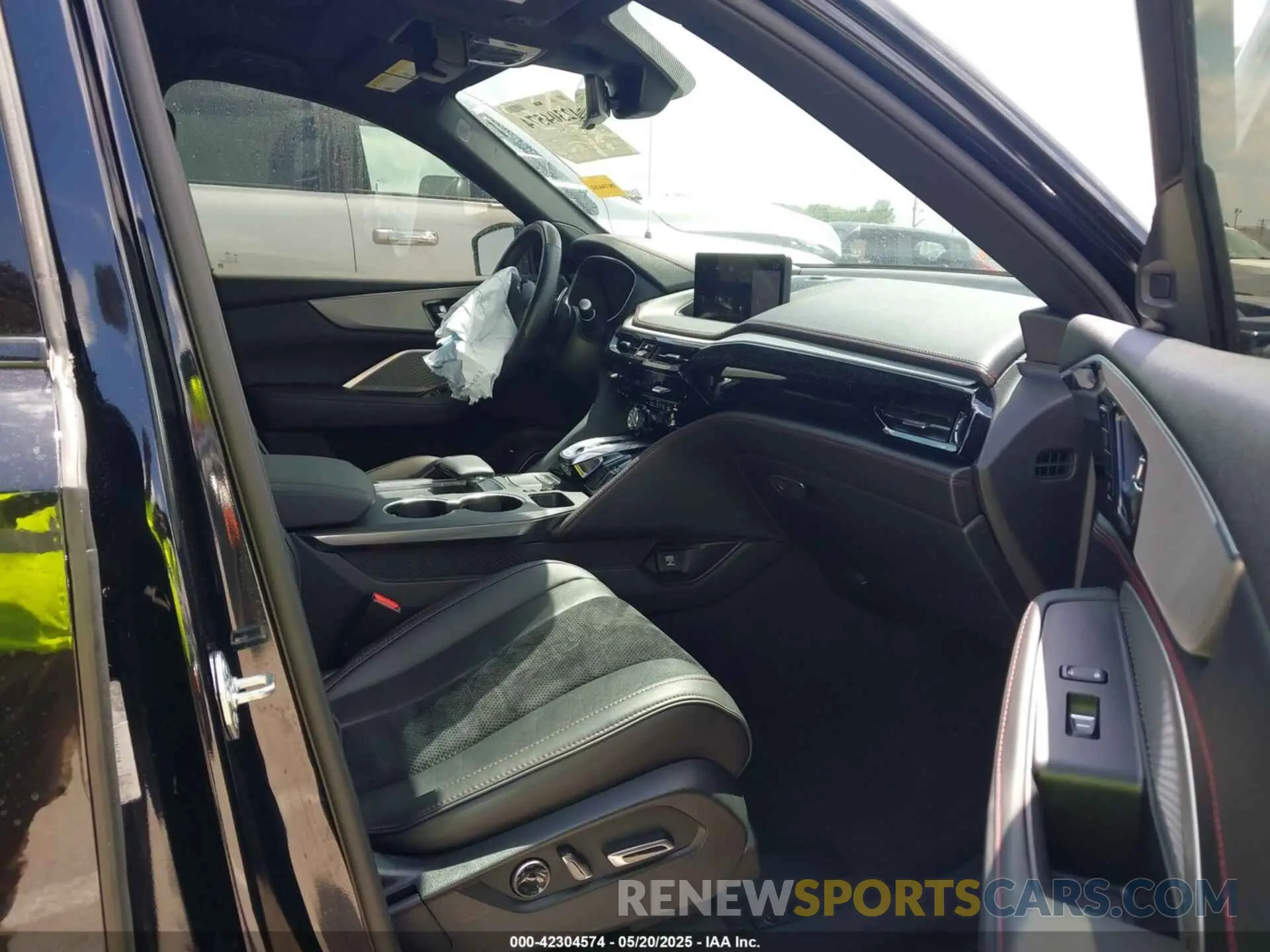 5 Photograph of a damaged car 5J8YE1H07PL009612 ACURA MDX 2023