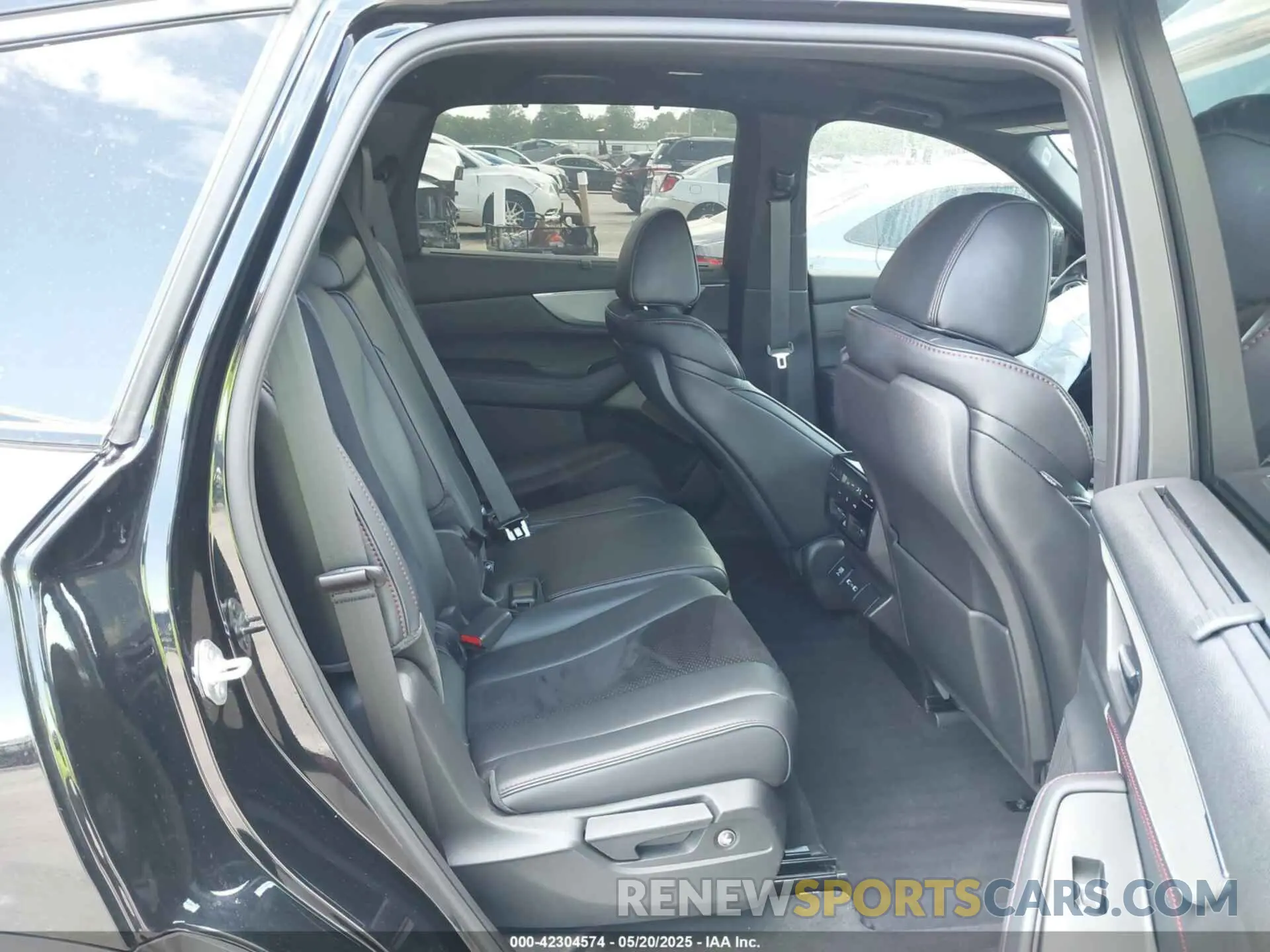 8 Photograph of a damaged car 5J8YE1H07PL009612 ACURA MDX 2023