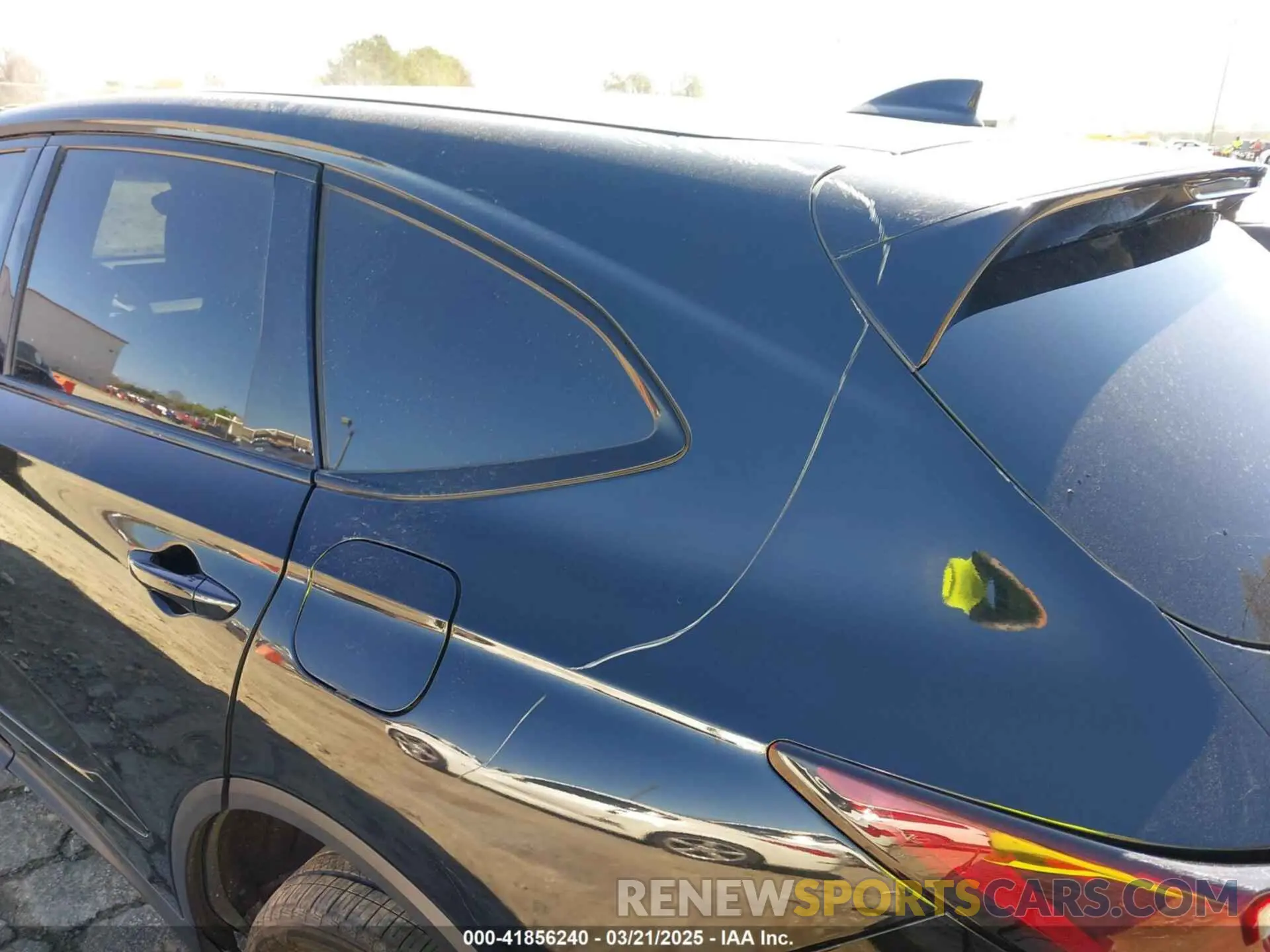 18 Photograph of a damaged car 5J8YE1H09PL008056 ACURA MDX 2023