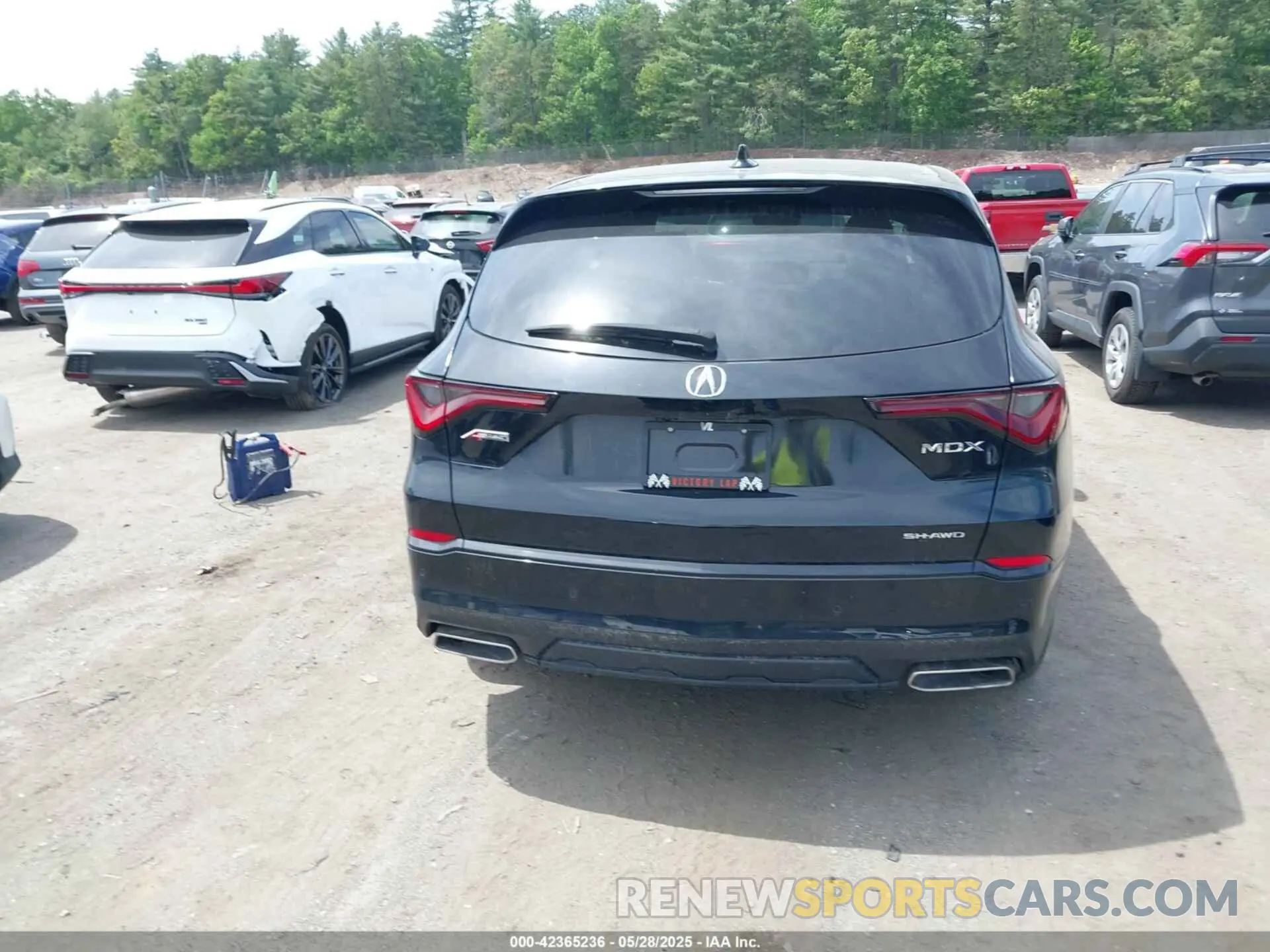 15 Photograph of a damaged car 5J8YE1H09PL037685 ACURA MDX 2023