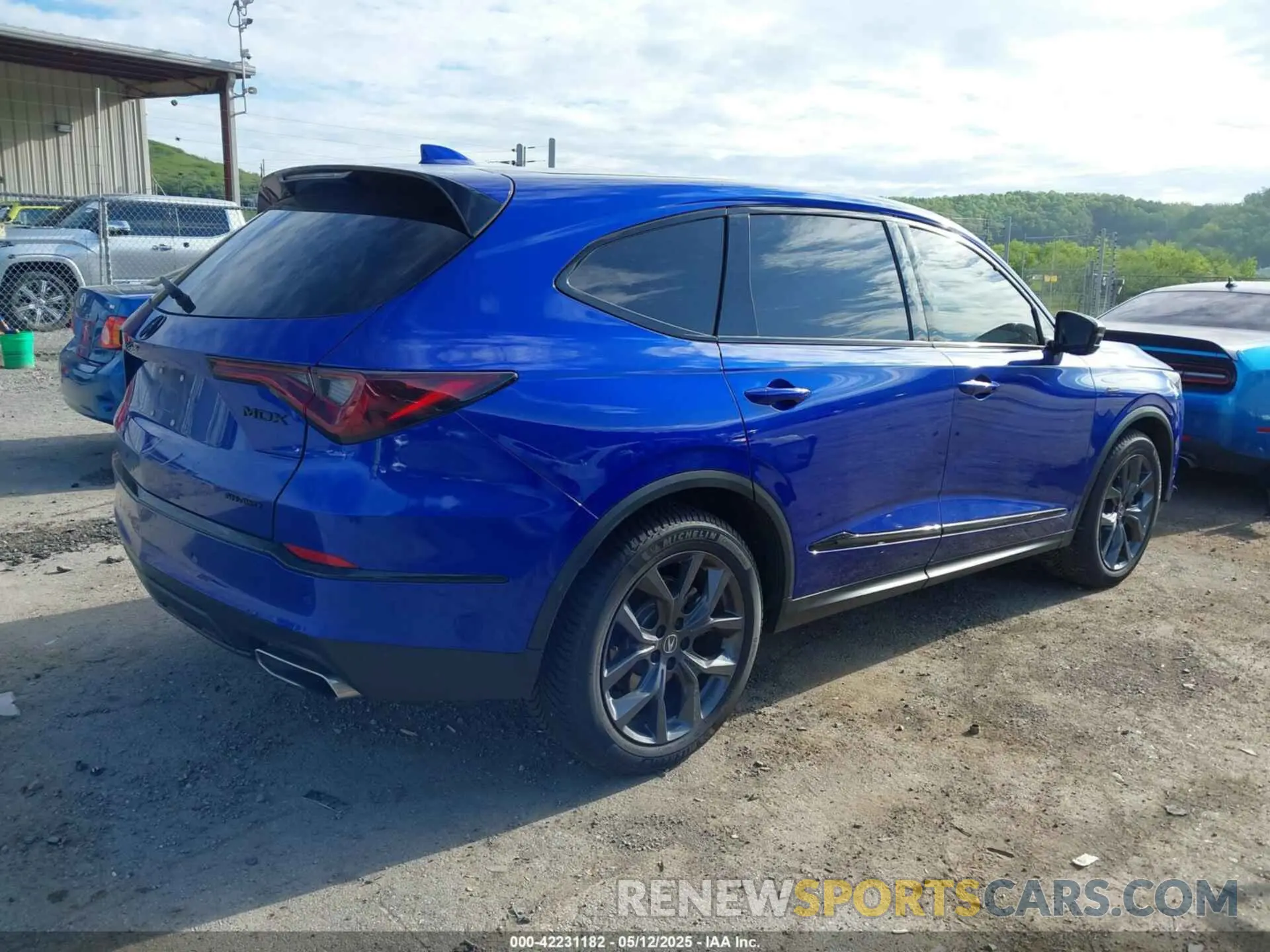 4 Photograph of a damaged car 5J8YE1H0XPL017980 ACURA MDX 2023