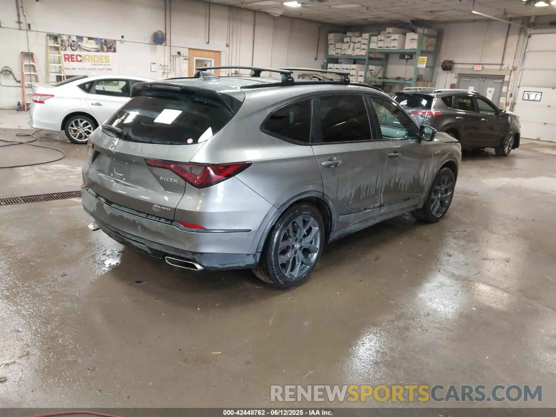 4 Photograph of a damaged car 5J8YE1H0XPL043110 ACURA MDX 2023