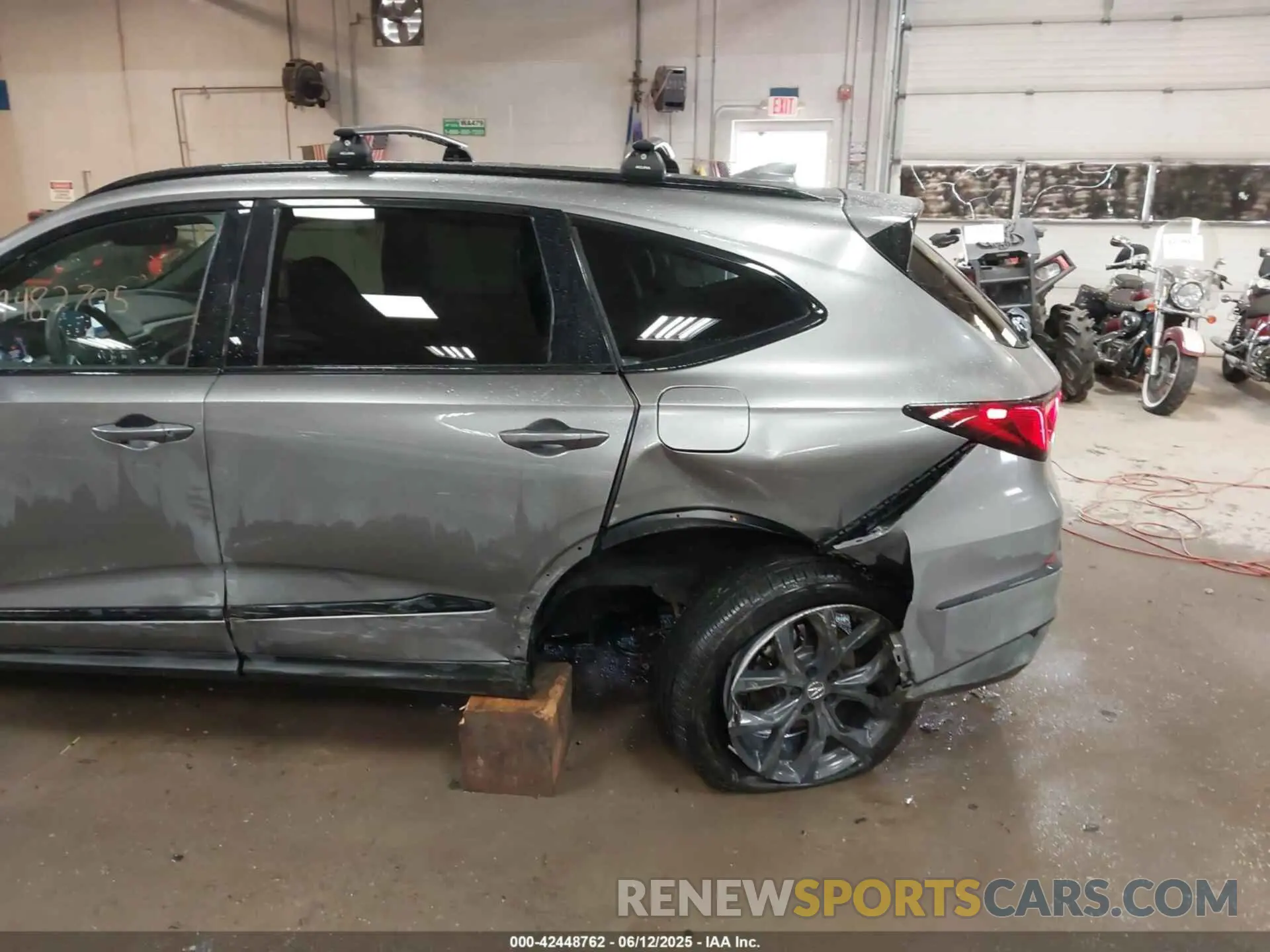 6 Photograph of a damaged car 5J8YE1H0XPL043110 ACURA MDX 2023