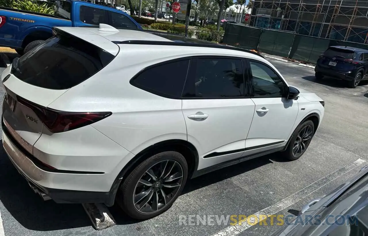 4 Photograph of a damaged car 5J8YE1H33PL035098 ACURA MDX 2023