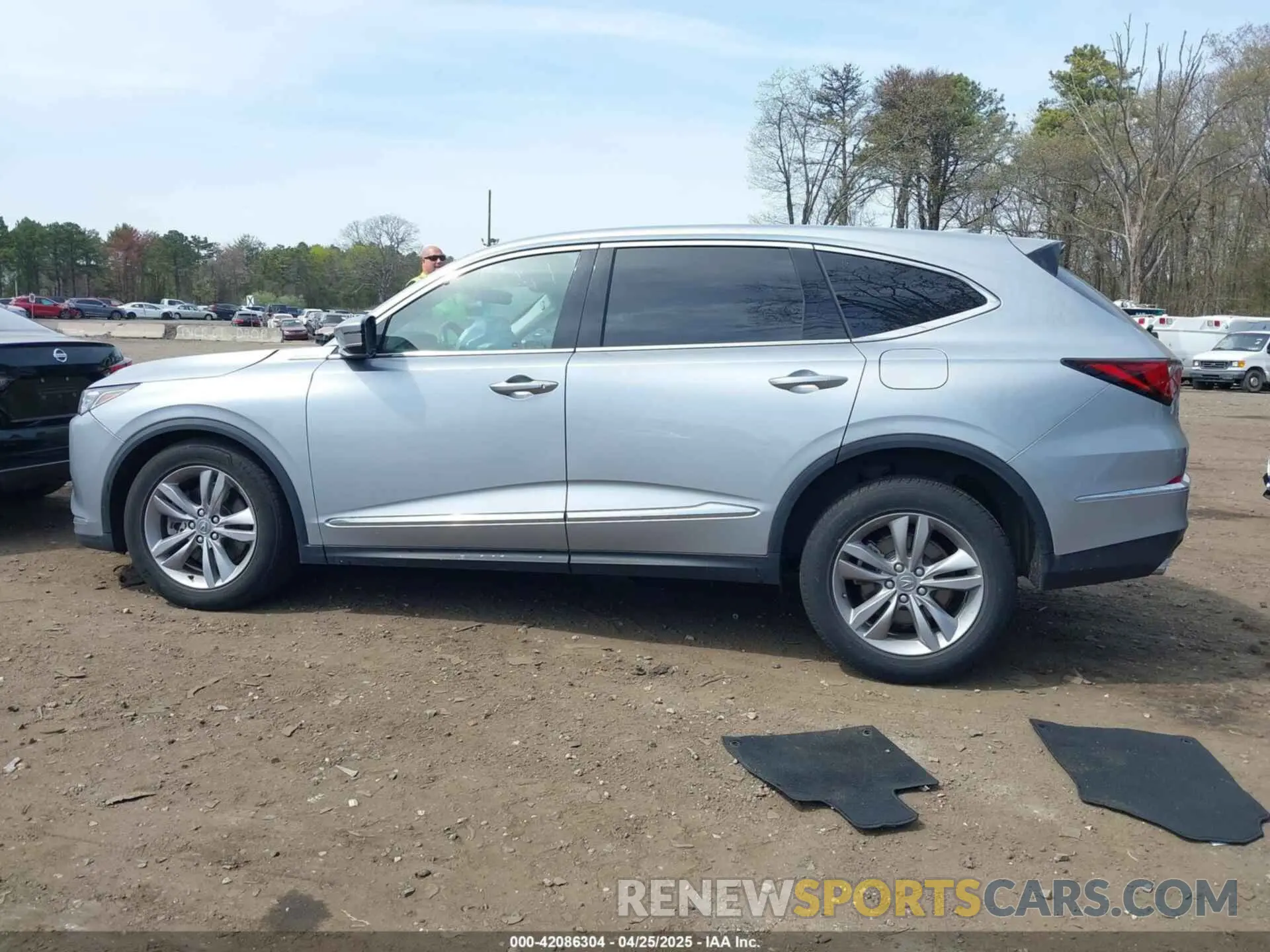 14 Photograph of a damaged car 5J8YE1H35PL009408 ACURA MDX 2023