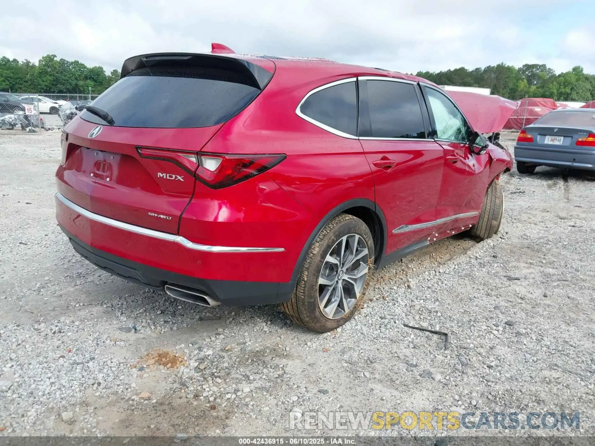 4 Photograph of a damaged car 5J8YE1H40PL007347 ACURA MDX 2023