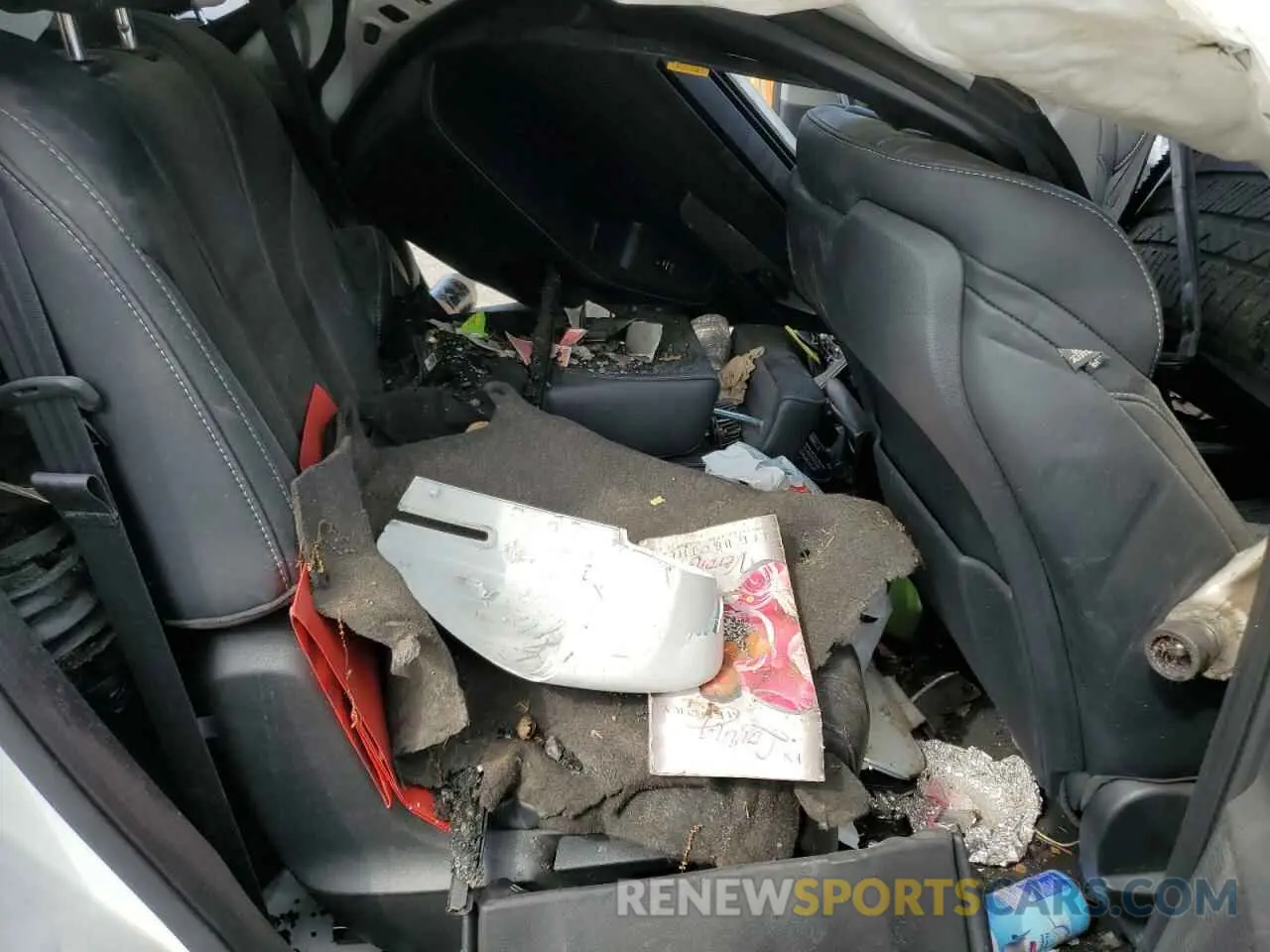 11 Photograph of a damaged car 5J8YE1H41PL032595 ACURA MDX 2023