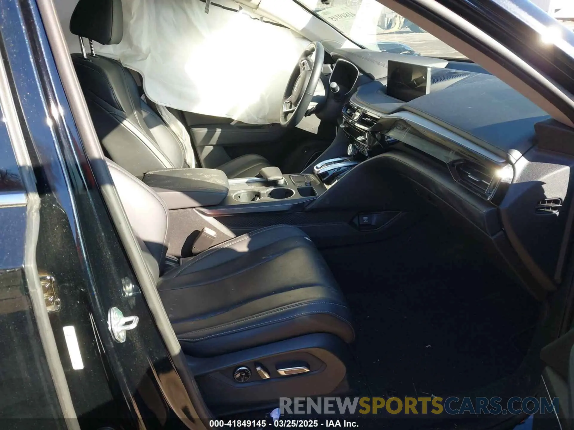 5 Photograph of a damaged car 5J8YE1H47PL018815 ACURA MDX 2023