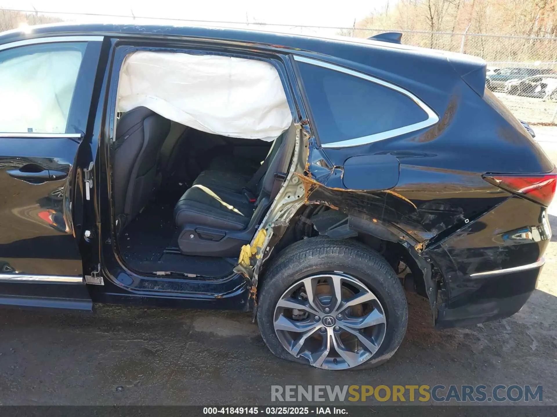 6 Photograph of a damaged car 5J8YE1H47PL018815 ACURA MDX 2023