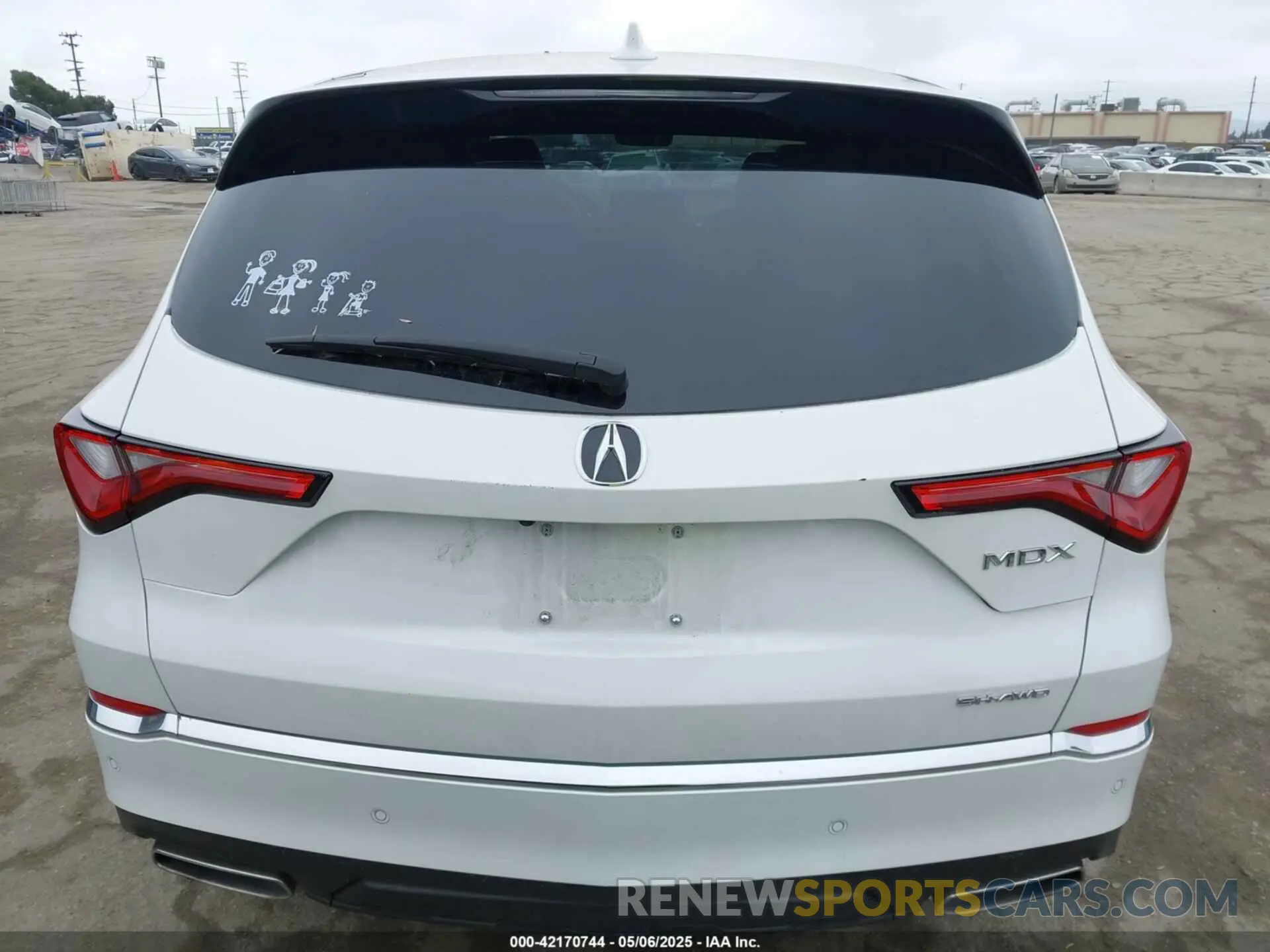 17 Photograph of a damaged car 5J8YE1H4XPL038945 ACURA MDX 2023