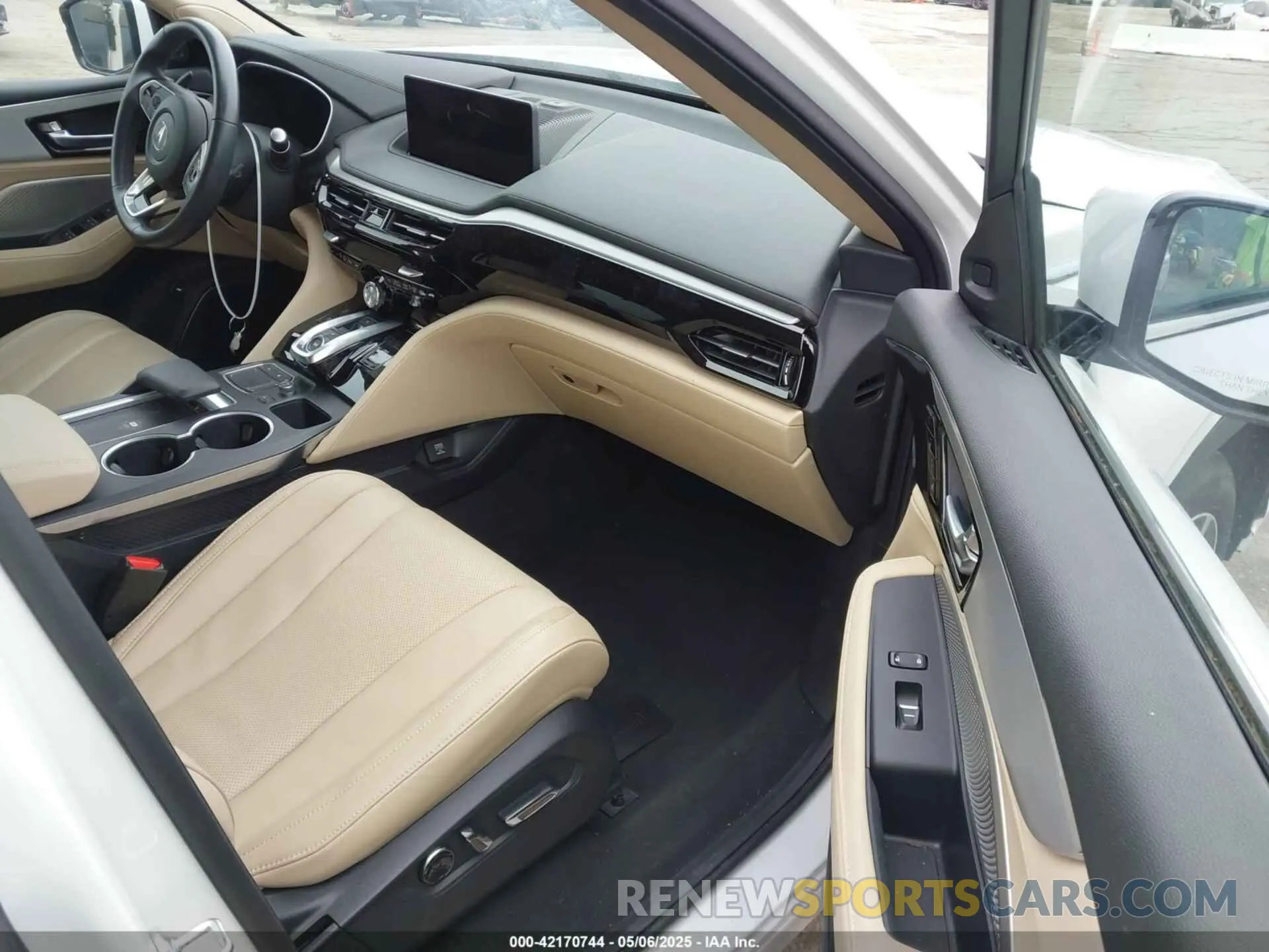 5 Photograph of a damaged car 5J8YE1H4XPL038945 ACURA MDX 2023