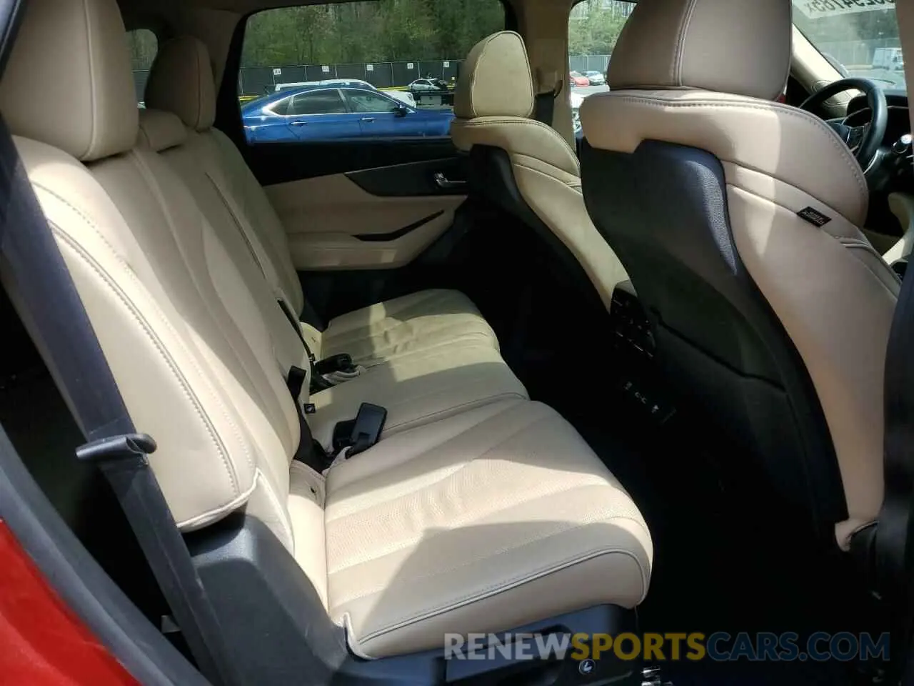 11 Photograph of a damaged car 5J8YE1H80PL017704 ACURA MDX 2023