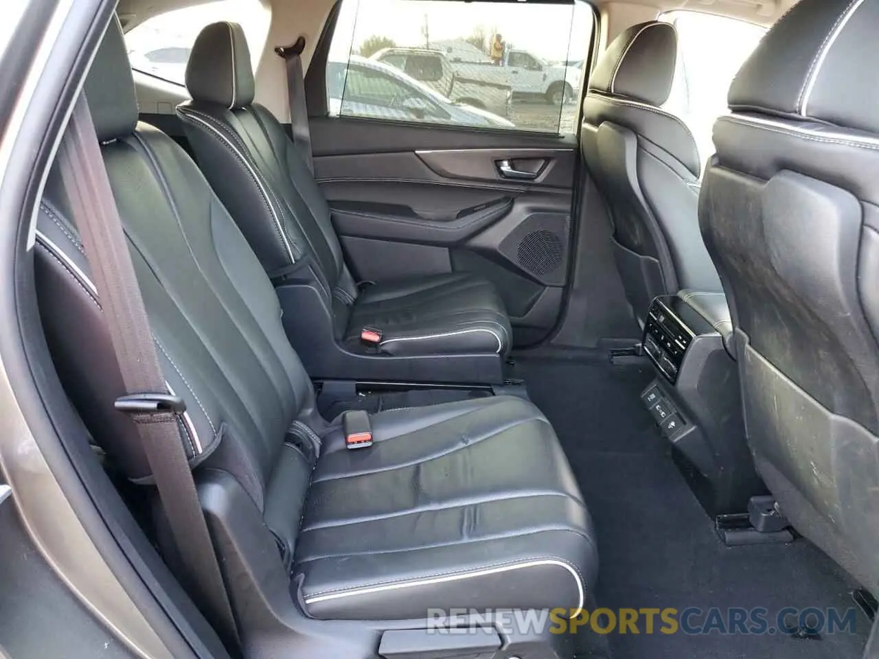 11 Photograph of a damaged car 5J8YE1H82PL024069 ACURA MDX 2023