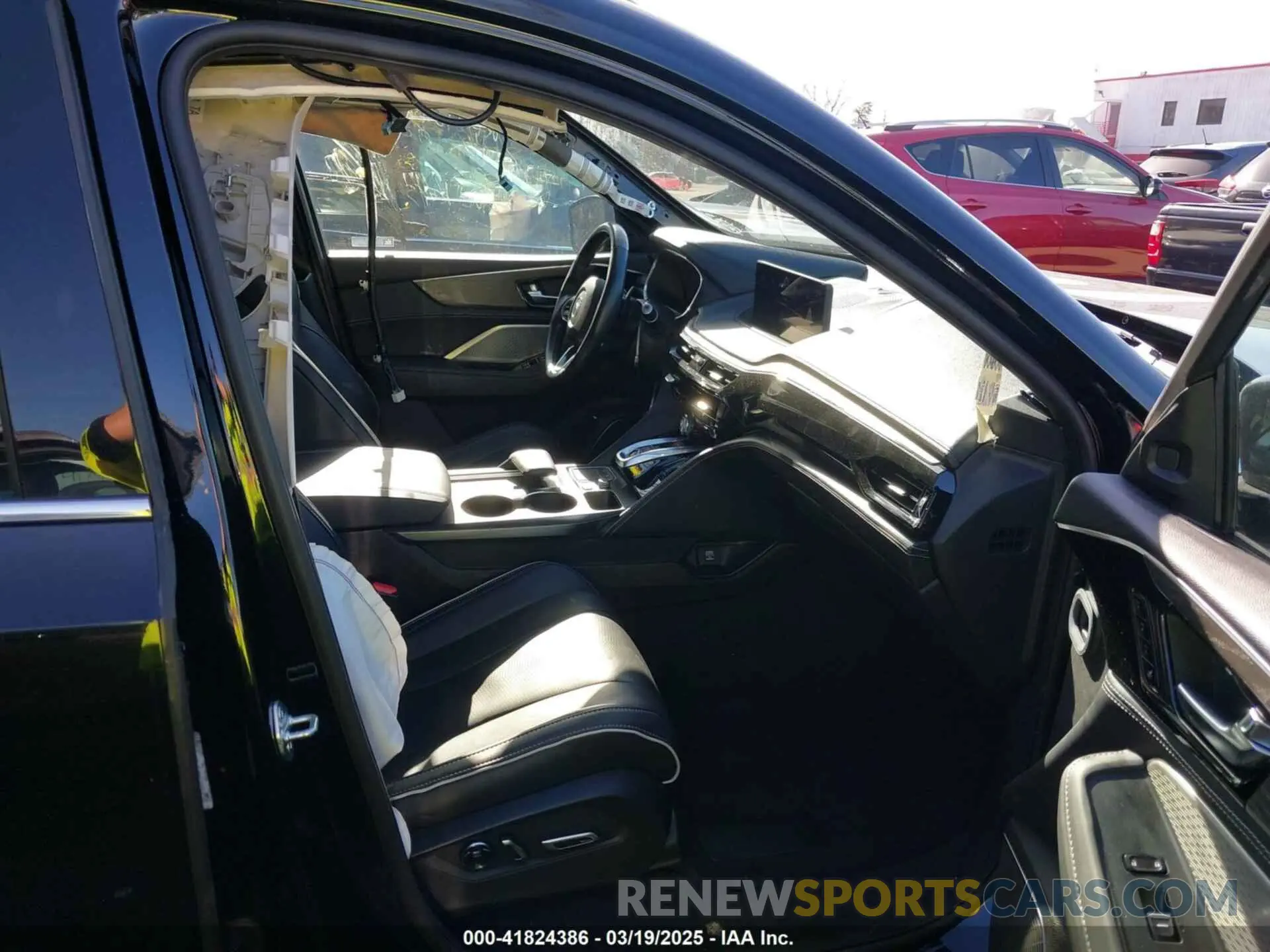 5 Photograph of a damaged car 5J8YE1H84PL014255 ACURA MDX 2023