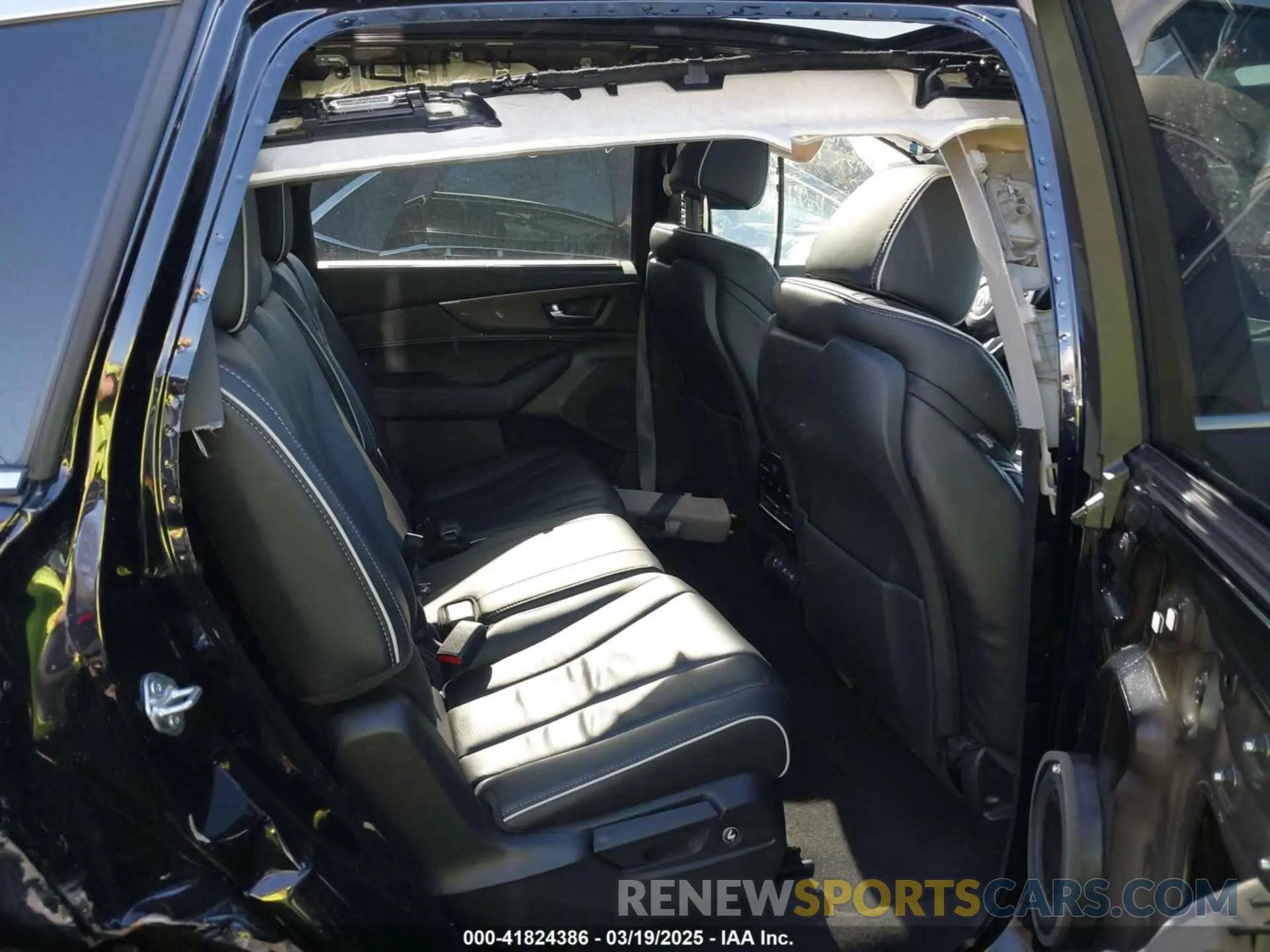 8 Photograph of a damaged car 5J8YE1H84PL014255 ACURA MDX 2023