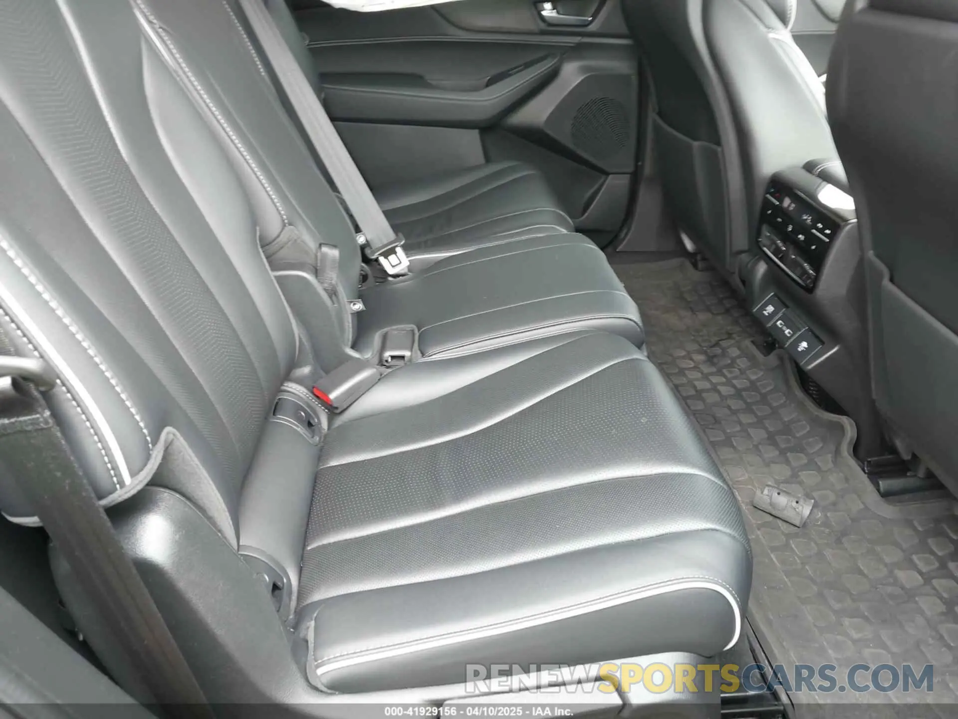 8 Photograph of a damaged car 5J8YE1H84PL028270 ACURA MDX 2023
