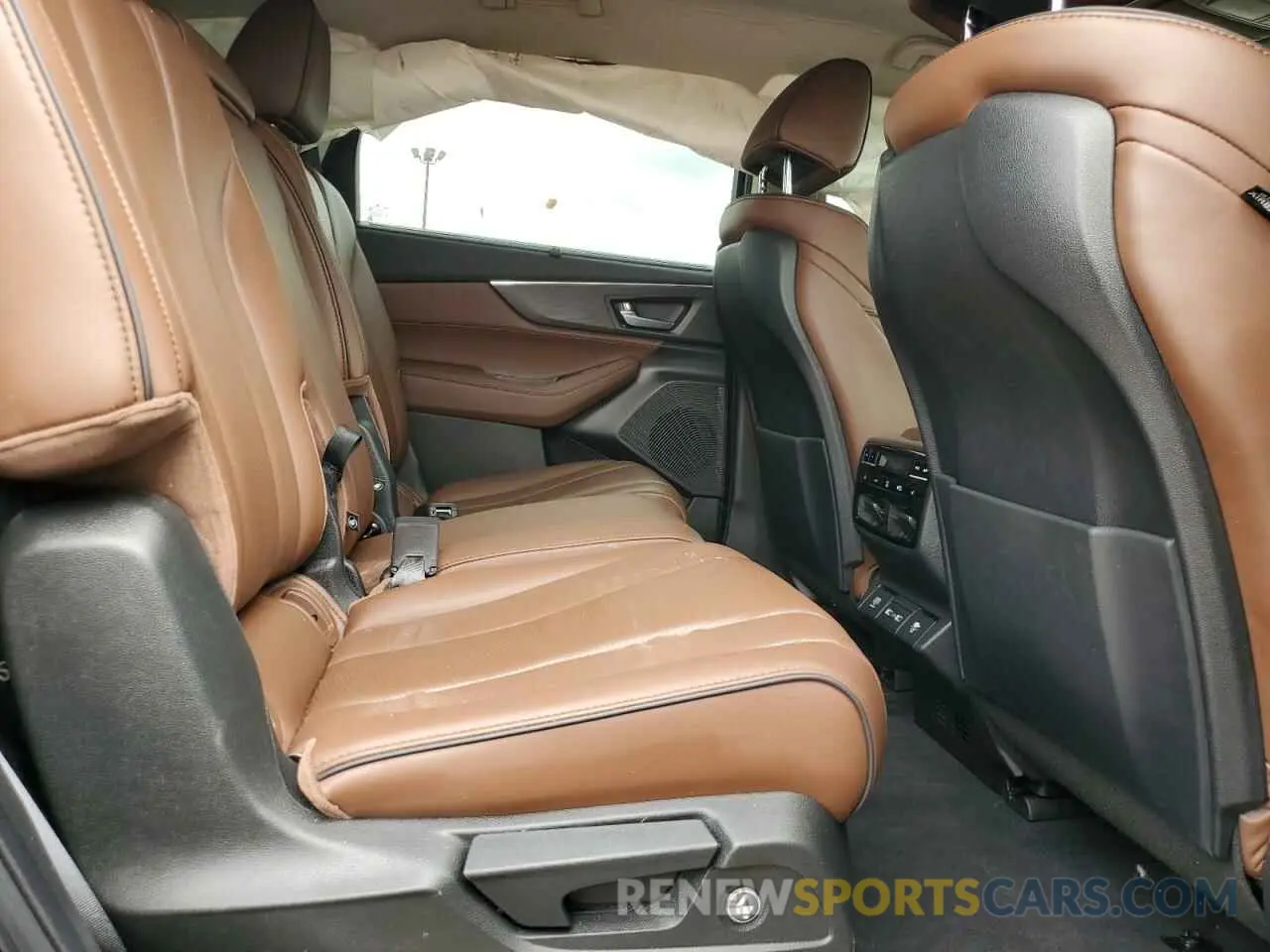 11 Photograph of a damaged car 5J8YE1H87PL022995 ACURA MDX 2023