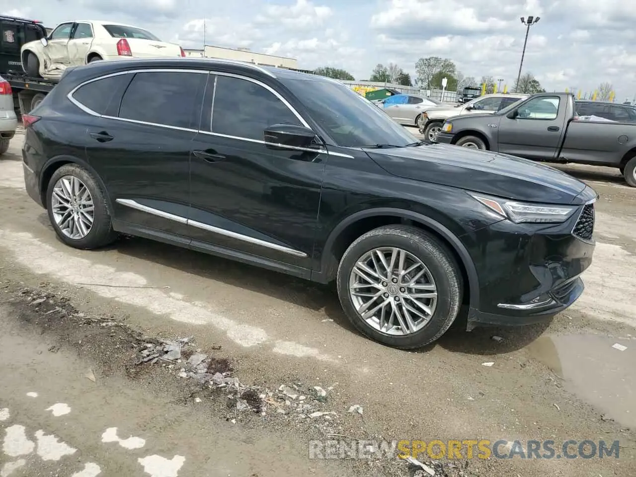 4 Photograph of a damaged car 5J8YE1H87PL022995 ACURA MDX 2023